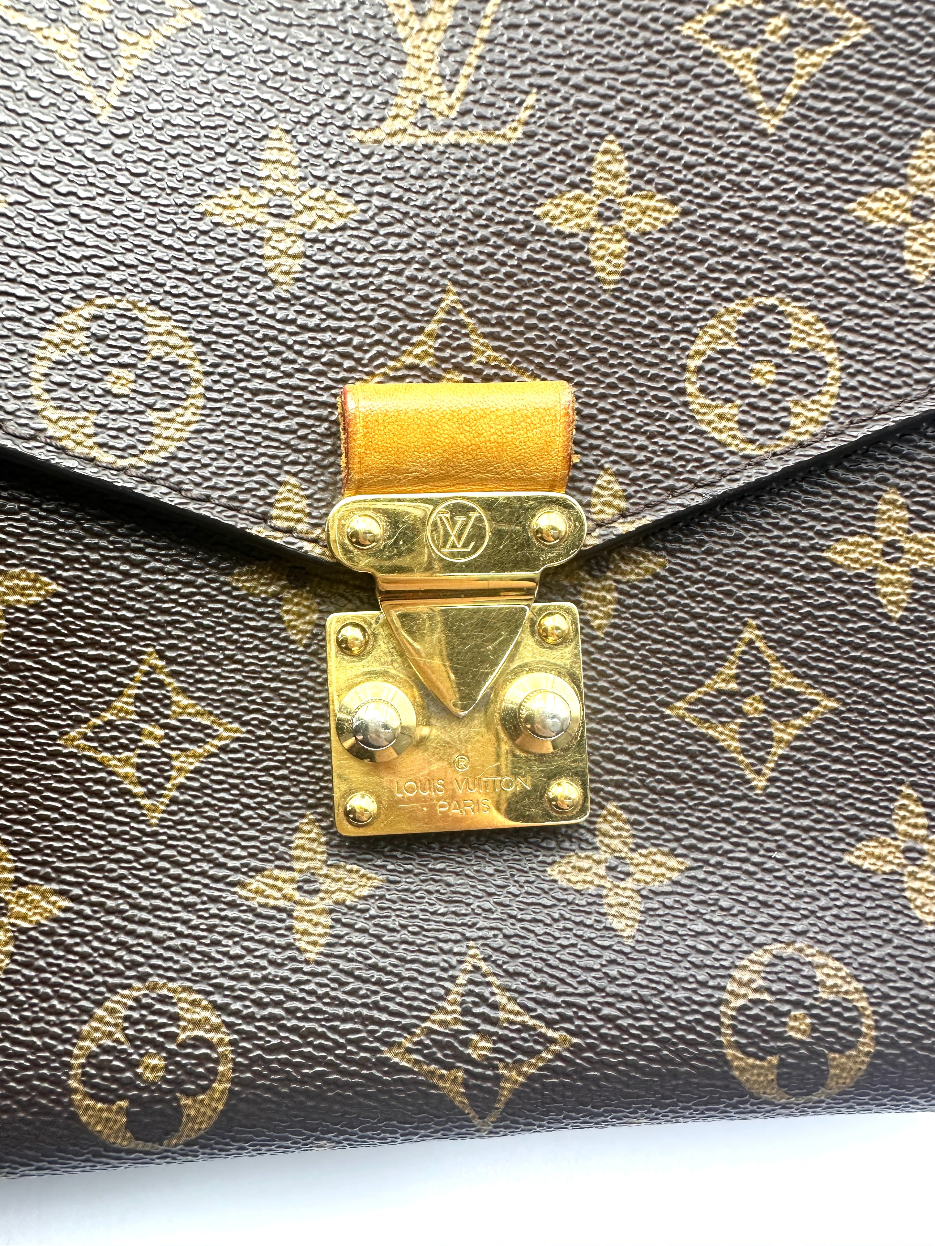 Louis Vuitton Monogram Canvas Pochette Metis LV3400