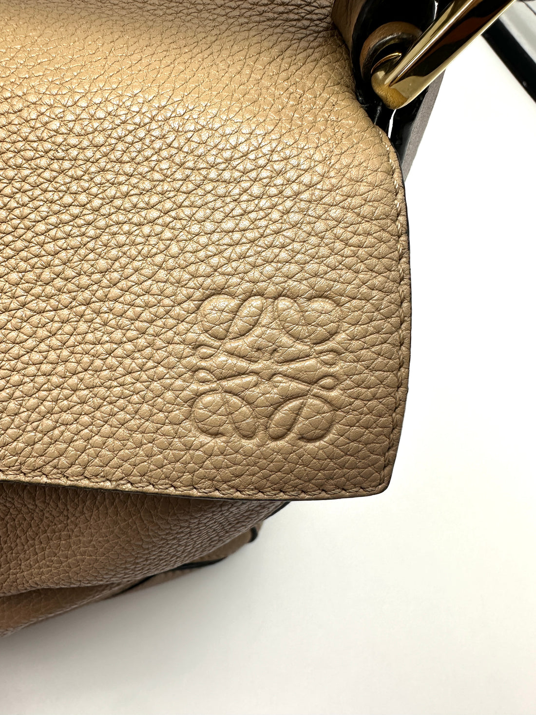 Loewe Puzzle Beige Leather Shoulder Bag LW105
