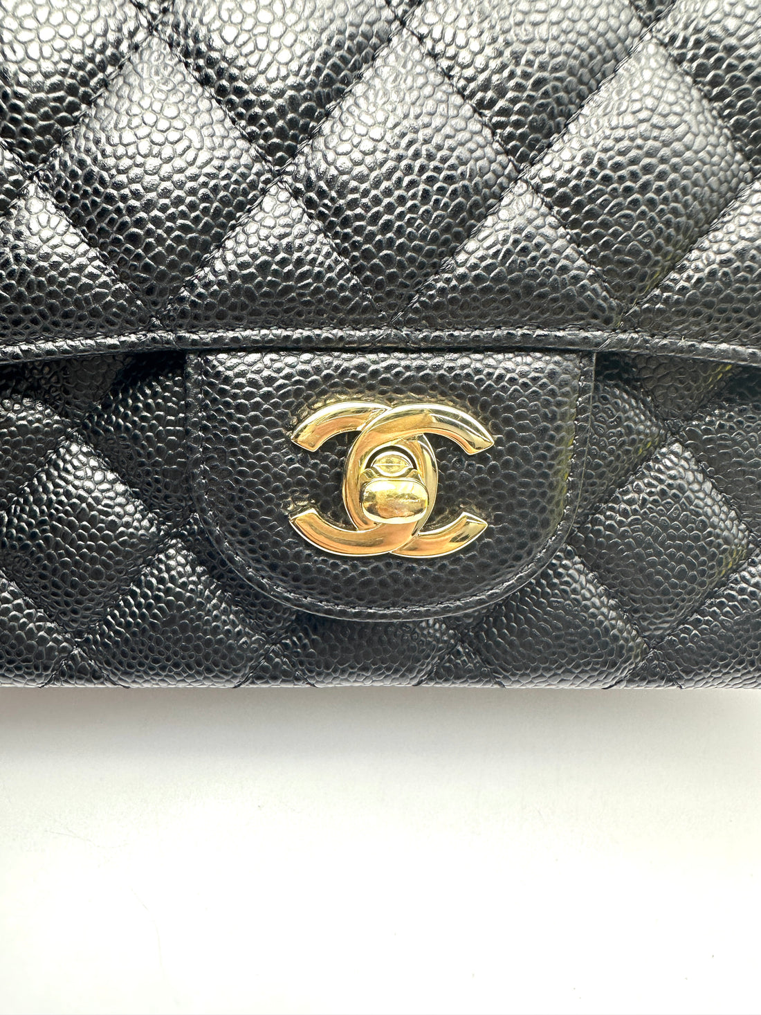 Chanel Classic Flap Black Quilted Leather Medium Size Shoulder Bag With Gold Buckle(28***06) CC2625