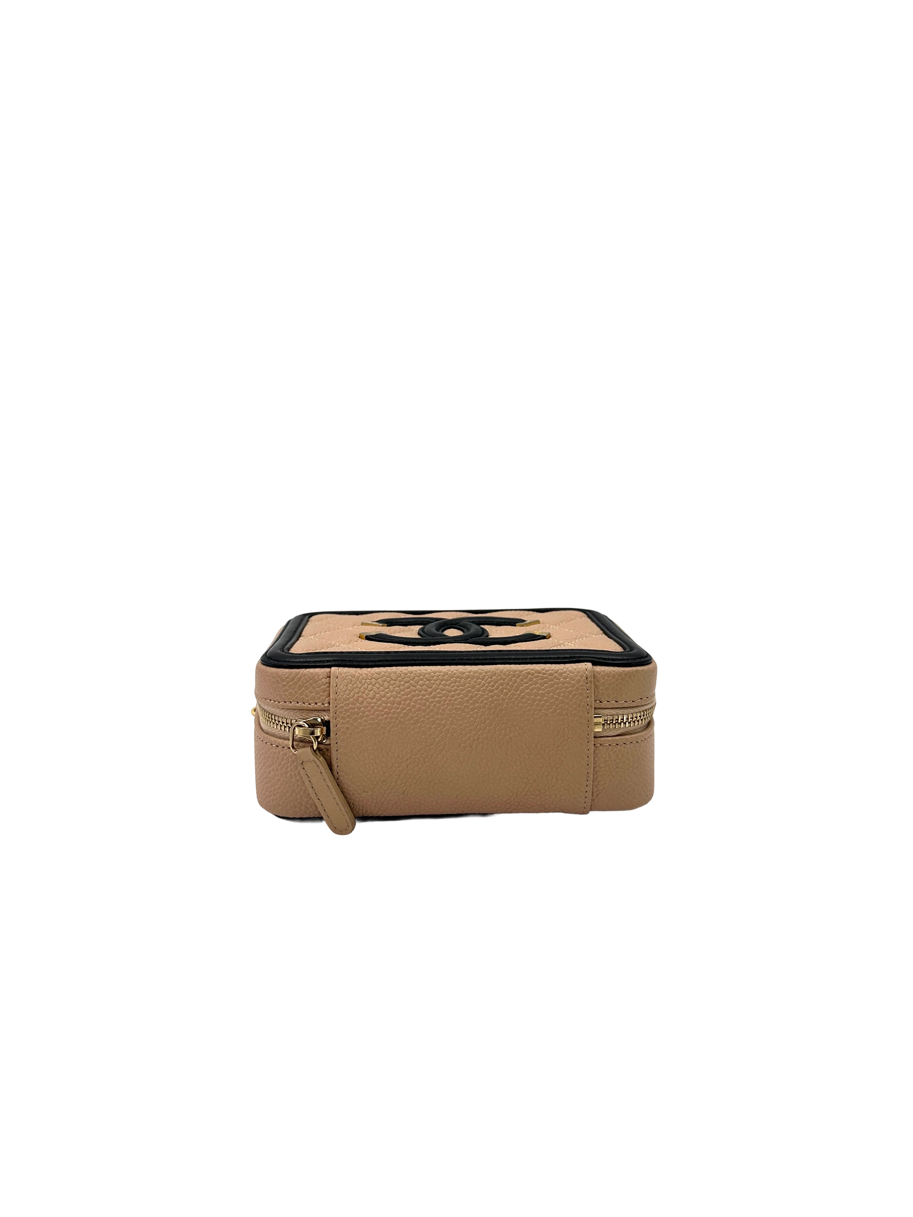 Chanel CC Filigree Black/Beige Quilted Leather Vanity Case(26***60) CC2627