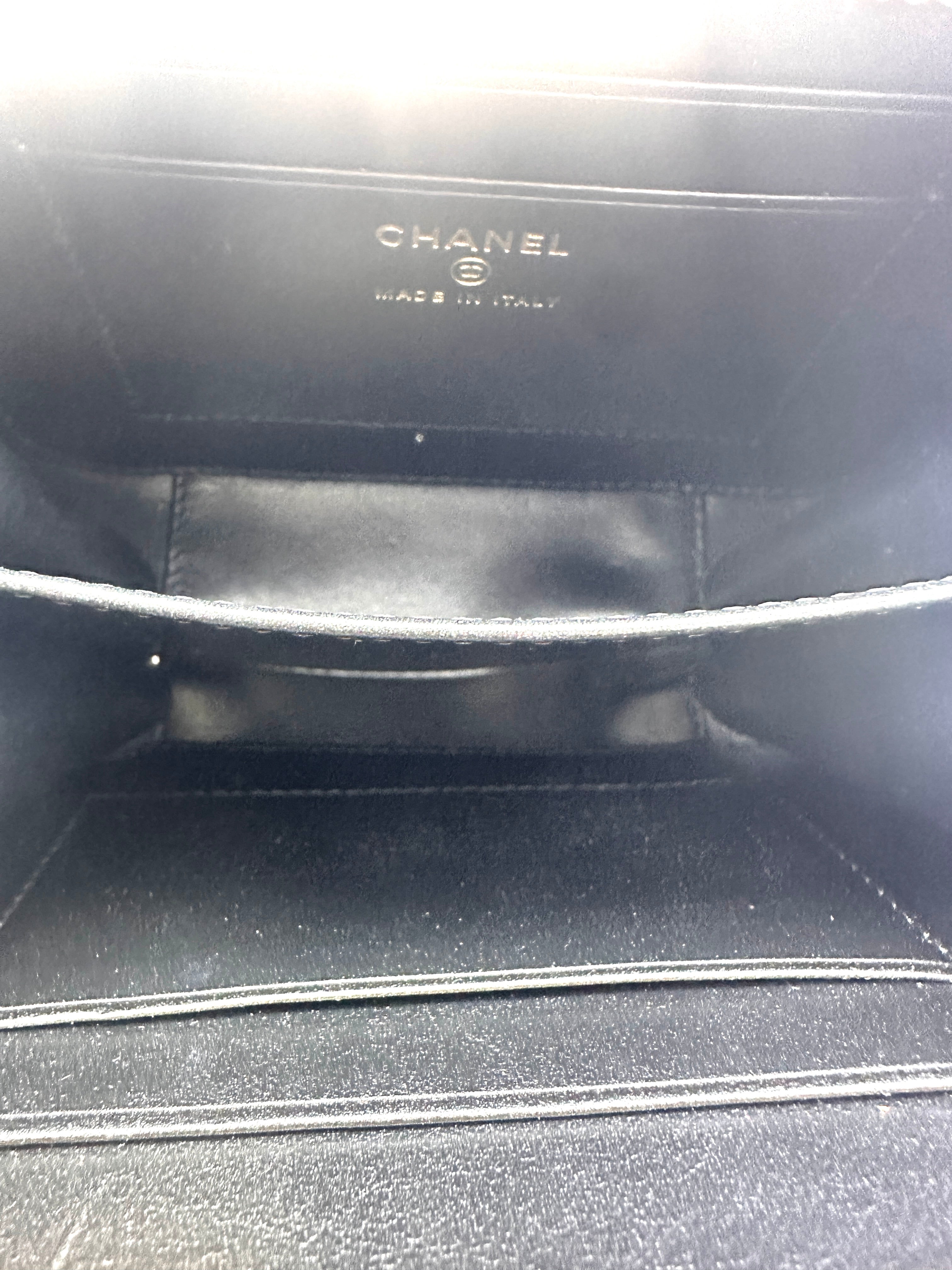 Chanel CC Filigree Black/Beige Quilted Leather Vanity Case(26***60) CC2627