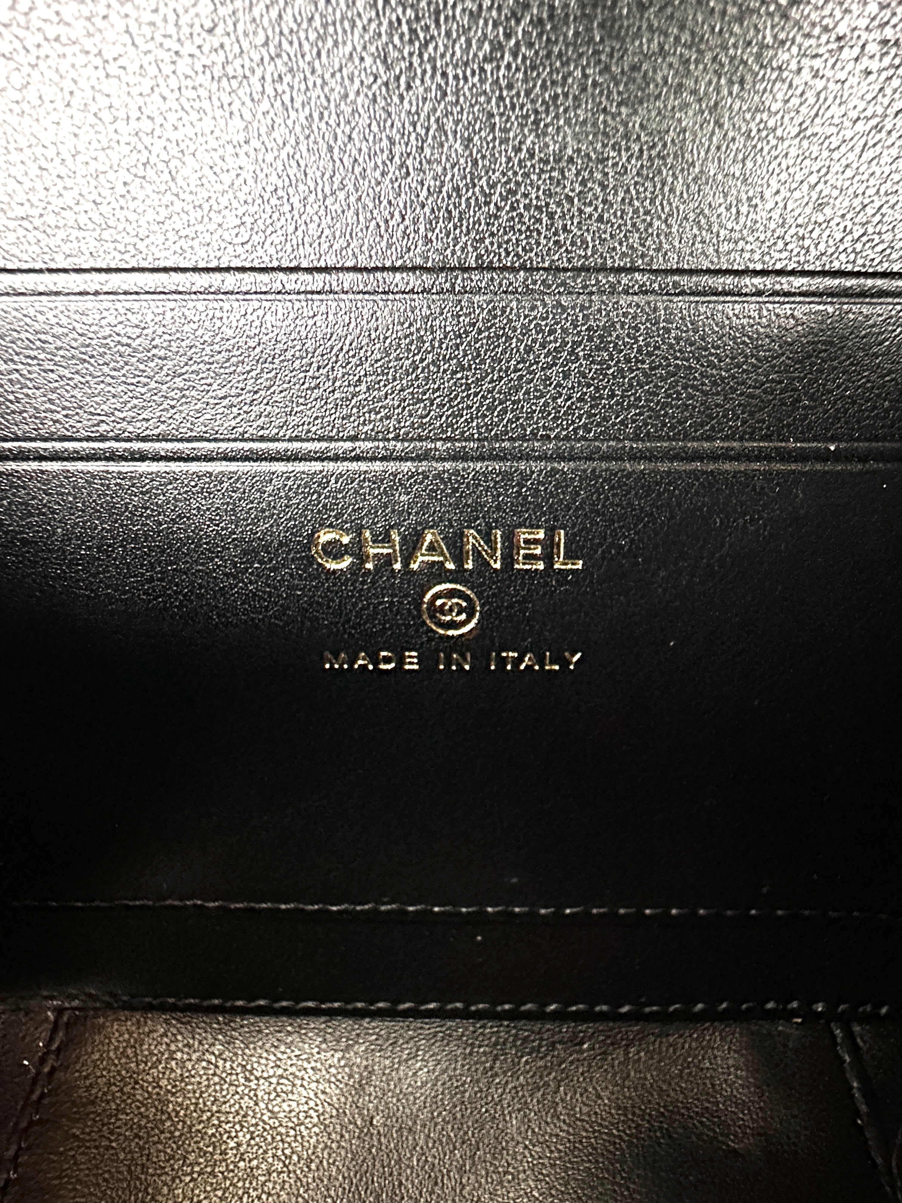 Chanel CC Filigree Black/Beige Quilted Leather Vanity Case(26***60) CC2627