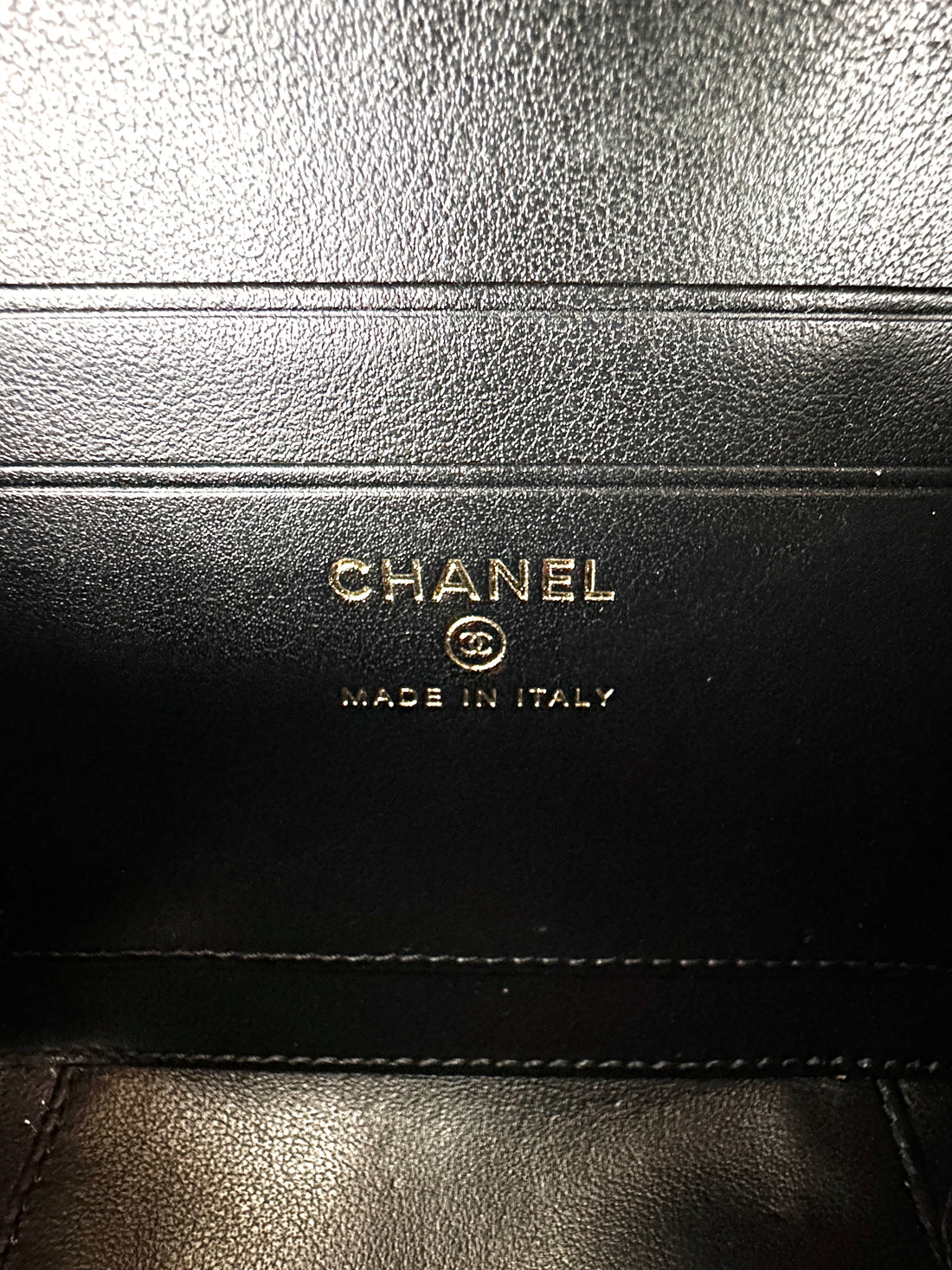 Chanel CC Filigree Black/Beige Quilted Leather Vanity Case(26***60) CC2627