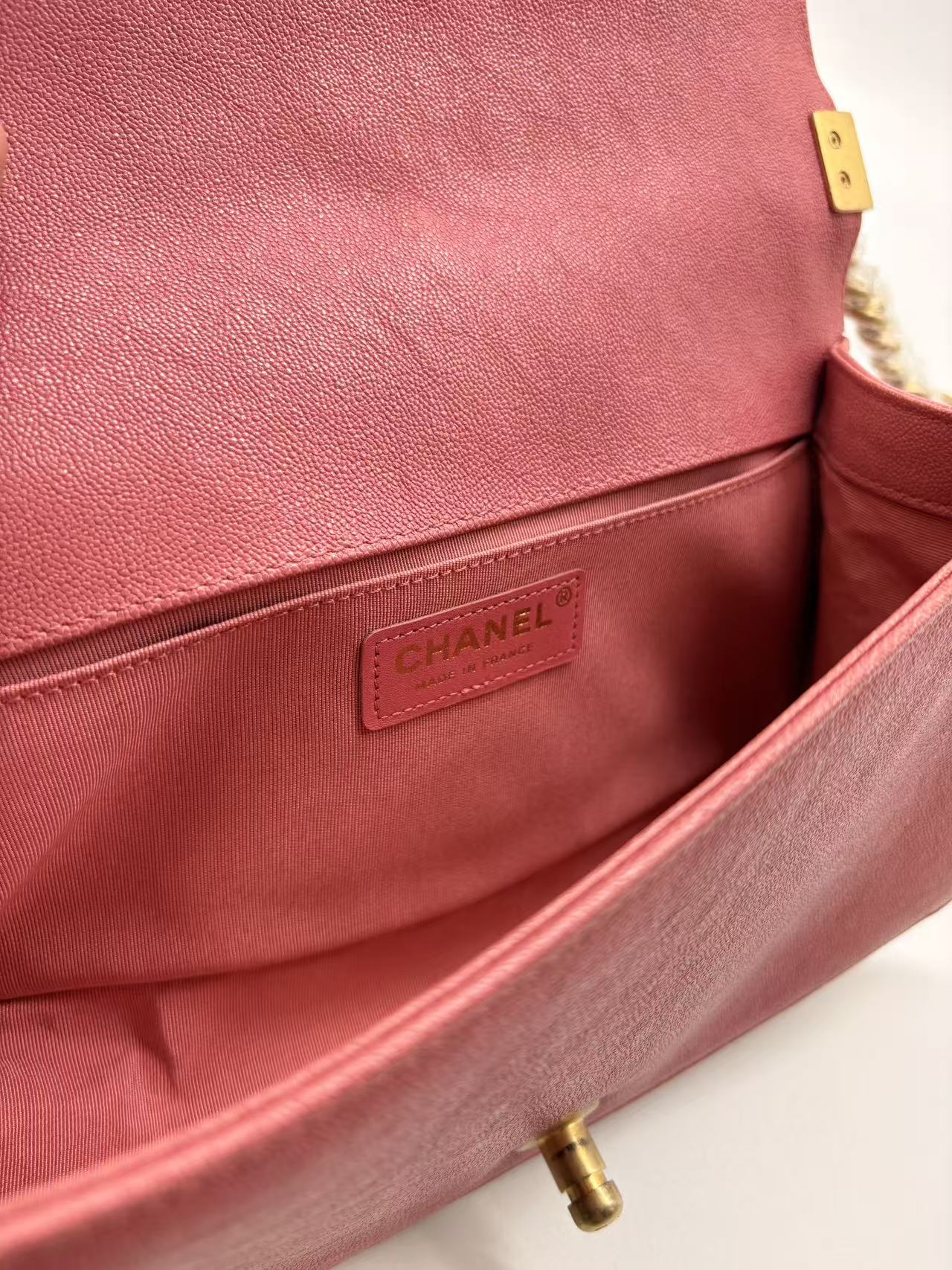 Chanel Chevron Boy Bag Medium Pink (26***41) CC785