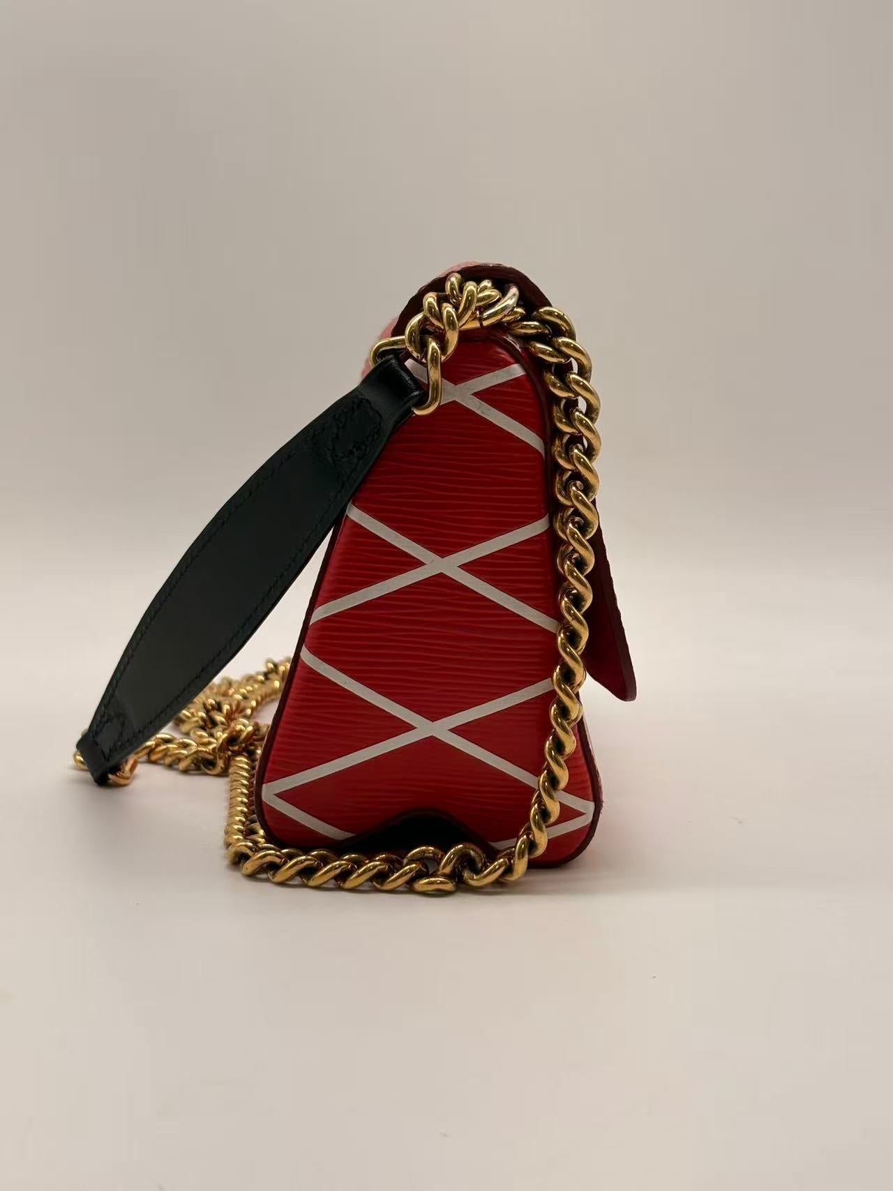 Louis Vuitton Twist Epi Malletage Shoulder Bag Red LV1313NA