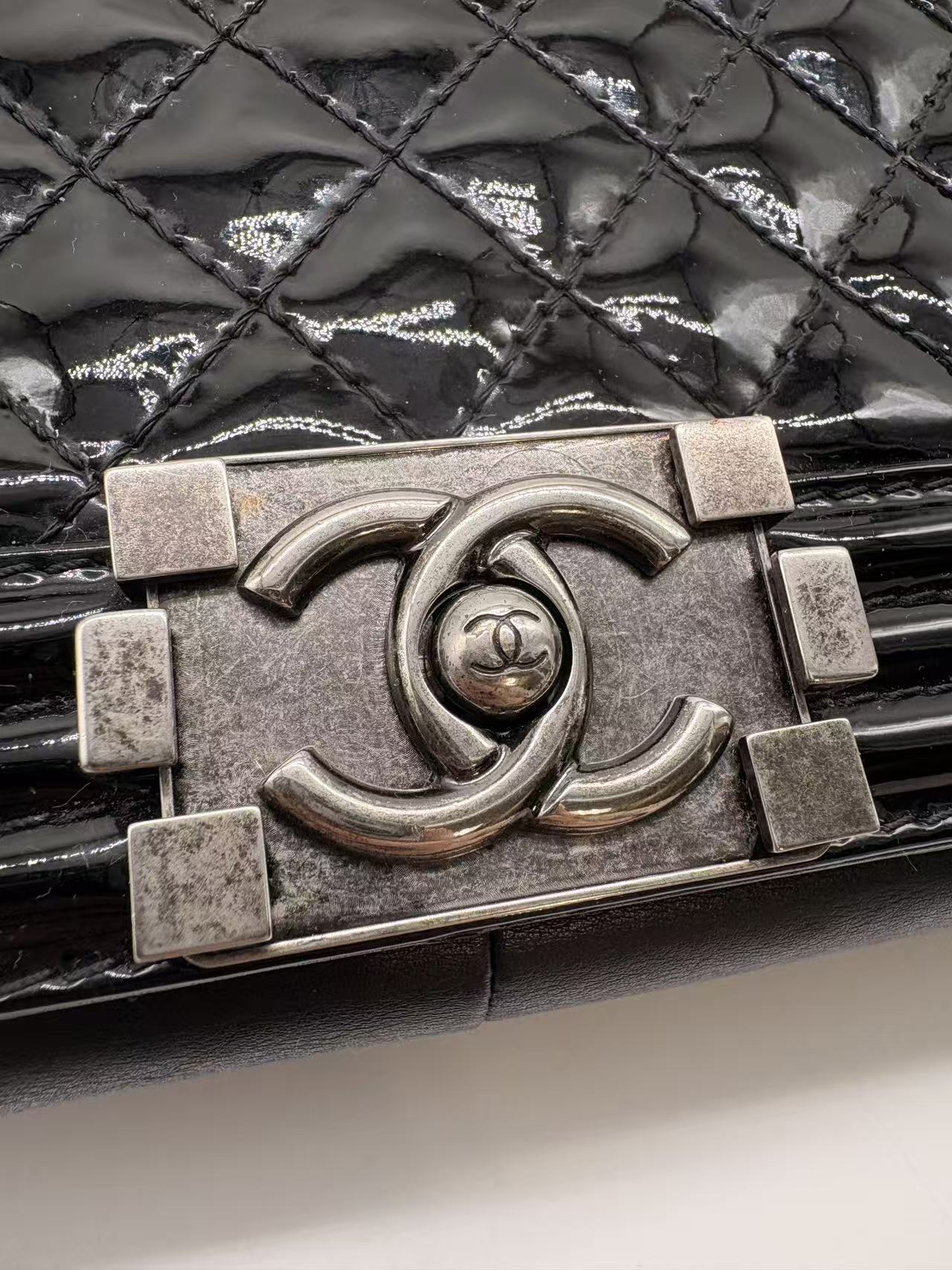 Chanel Quilted Patent Leather Boy Bag Large Black (17***51) CC790NA