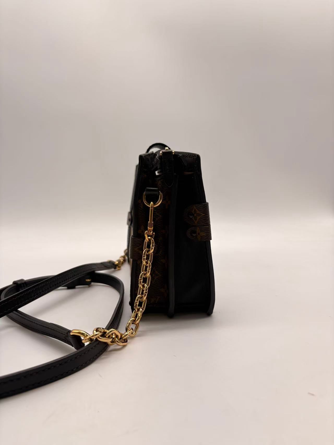 Louis Vuitton Monogram Trunk Clutch Shoulder Bag LV1310NA