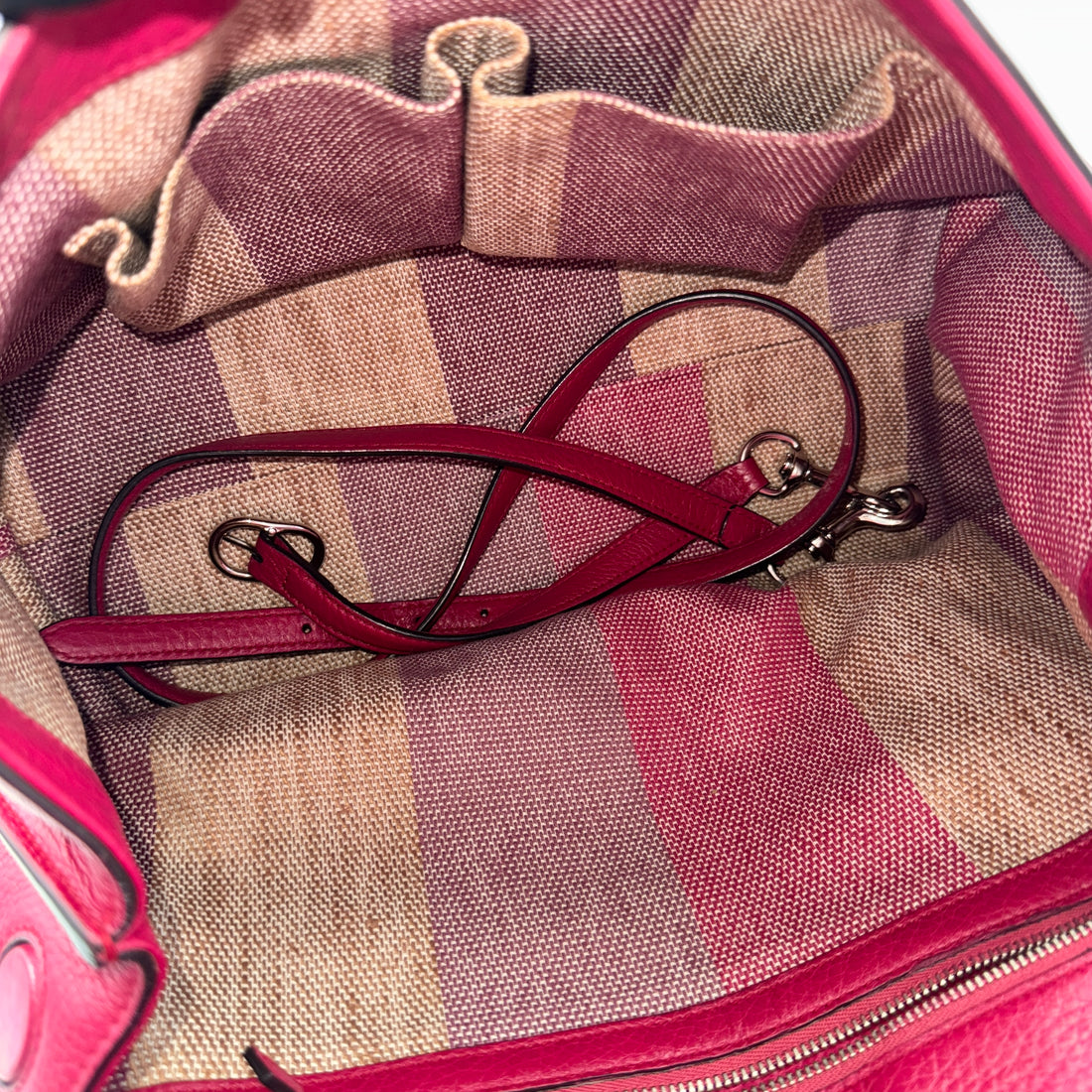 Gucci small bamboo daily hot pink handbag