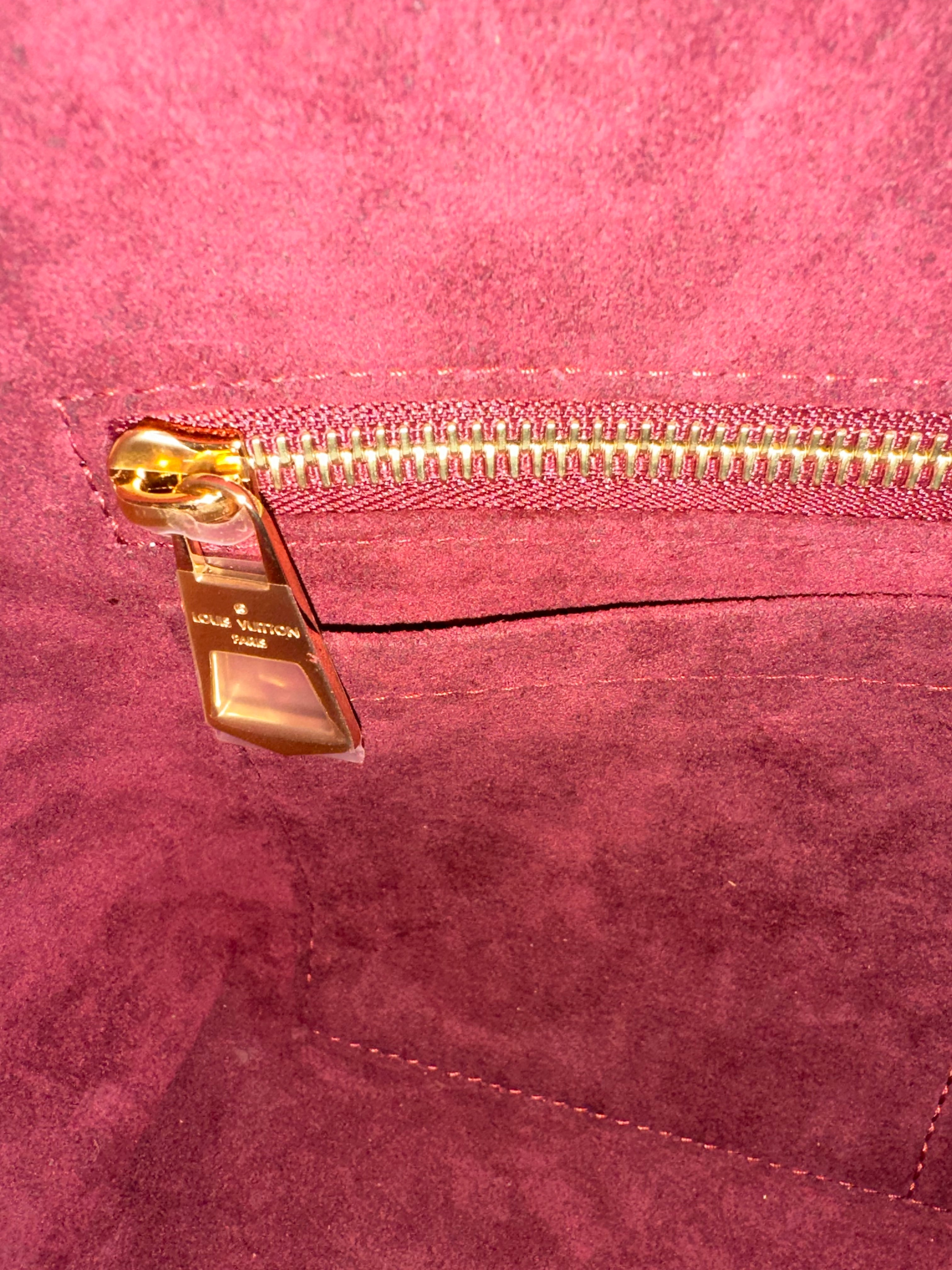 Louis Vuitton Classic Monogram Carryall PM Microchipped 2025 LV936