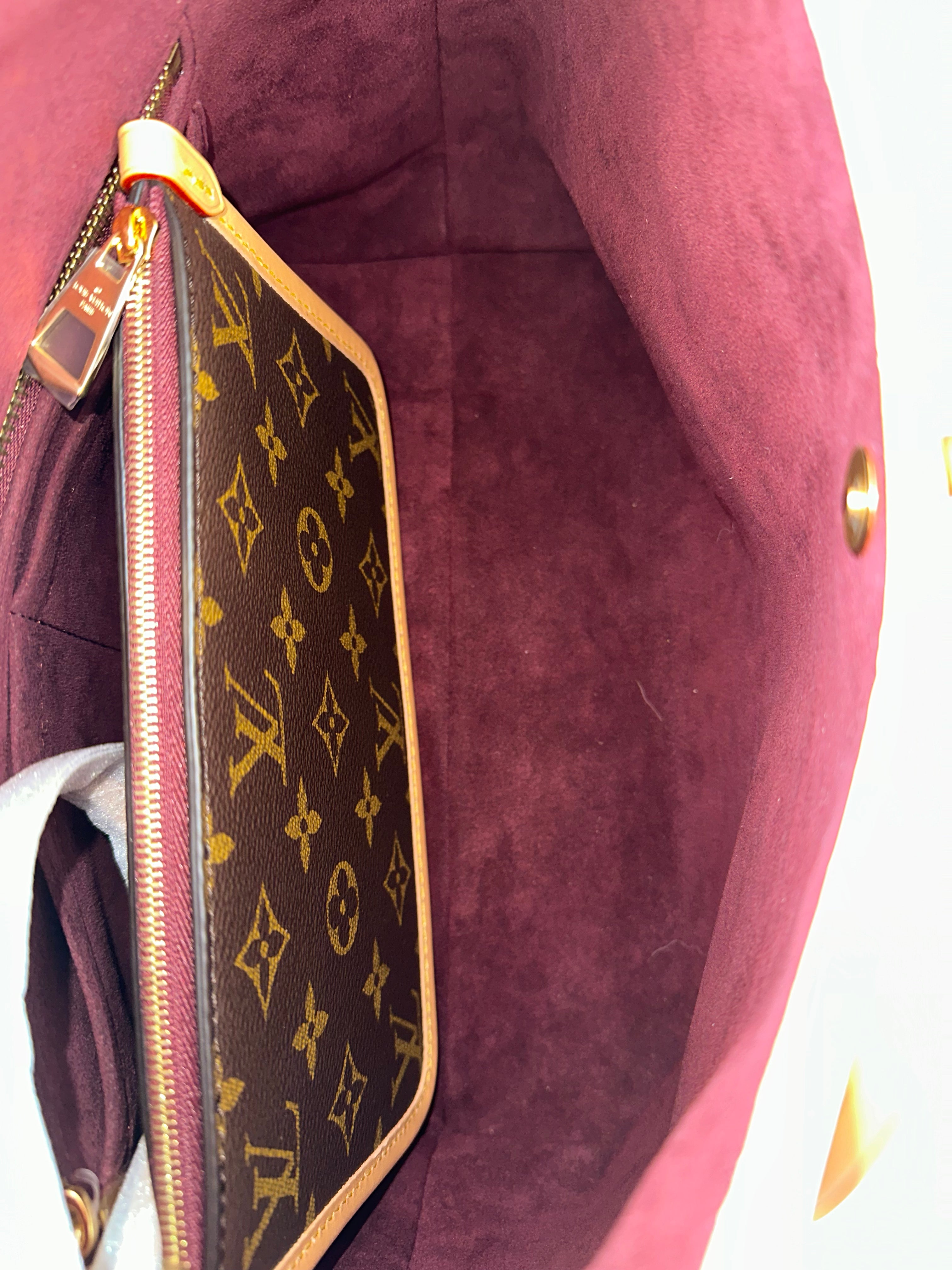 Louis Vuitton Classic Monogram Carryall PM Microchipped 2025 LV936
