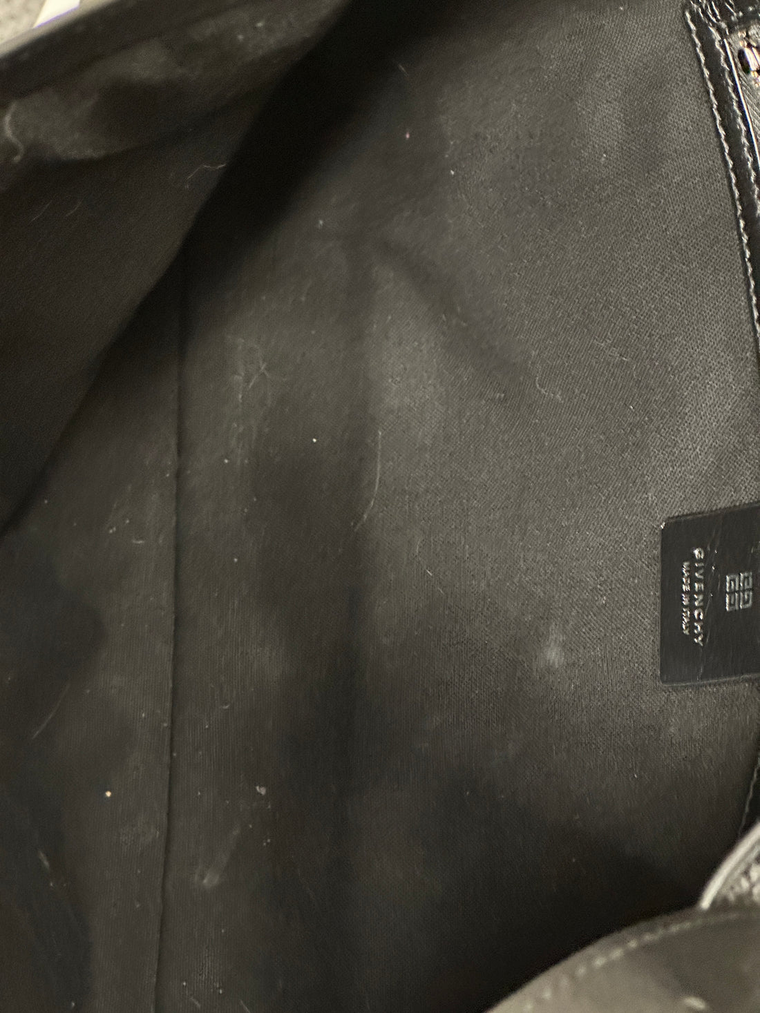 Givenchy Medium Voyou In Shiny Leather Black (MSRP2950)