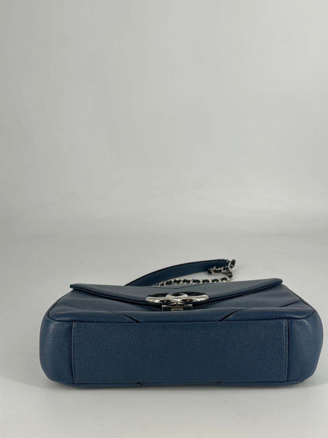 Chanel Caviar Macro Flap Bag Chevron Blue(23***03) CC361AD