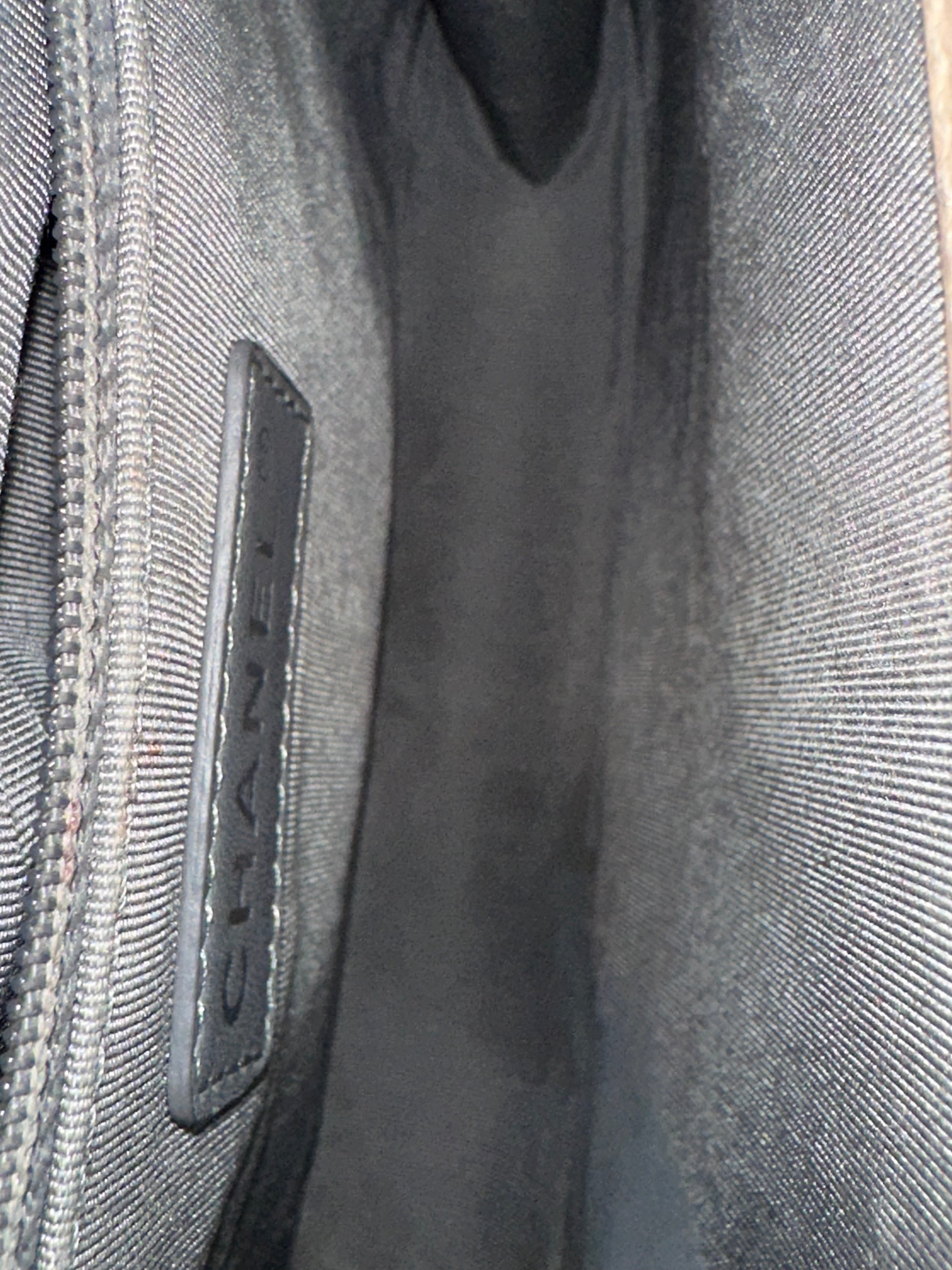 Chanel Quilted Wild Stitch New Medium Boy Cream (18**60) CC427