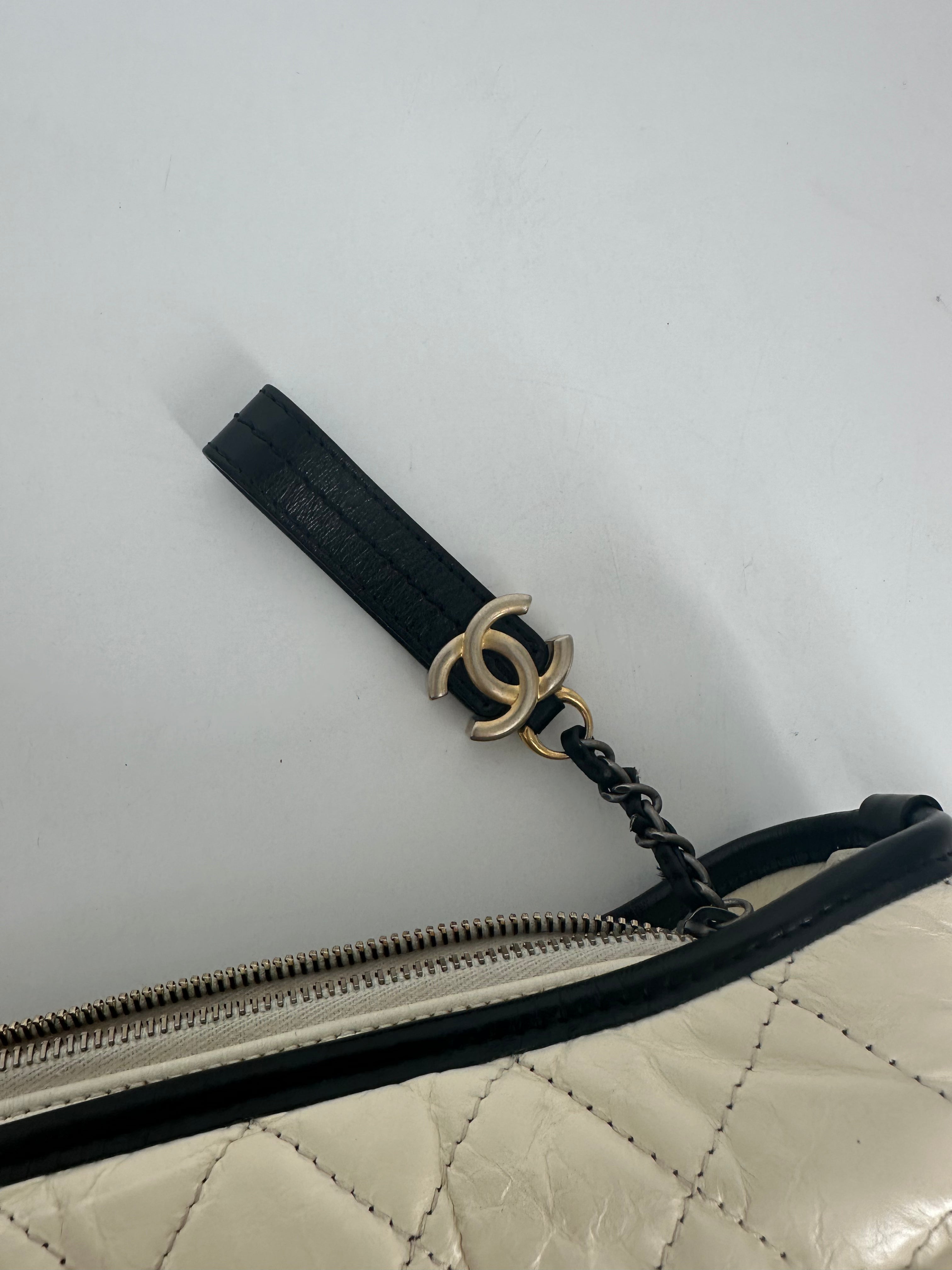 Chanel Tweed Gabrielle Medium Shoulder Bag White/Black (23***68) CC387