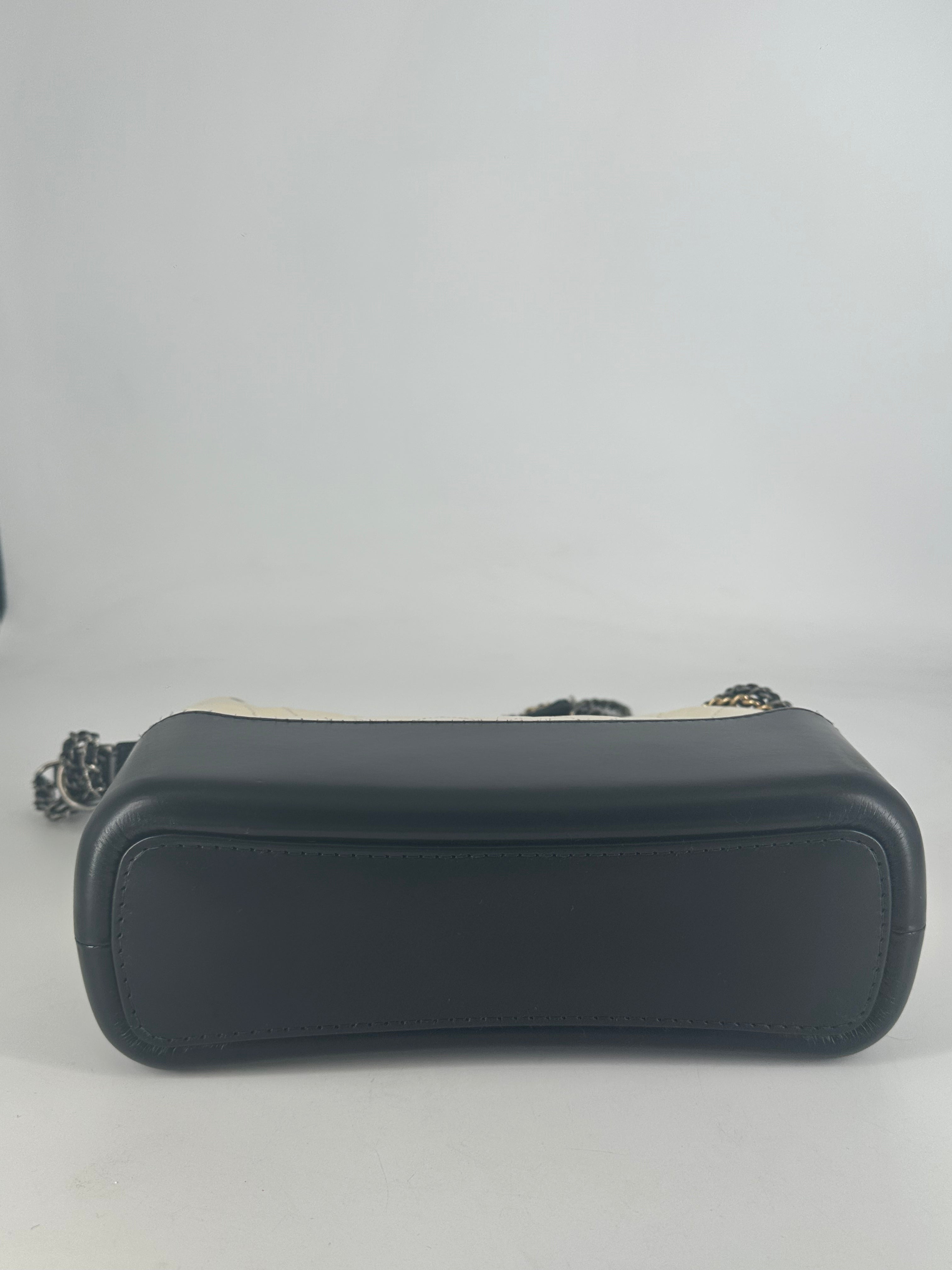 Chanel Tweed Gabrielle Medium Shoulder Bag White/Black (23***68) CC387