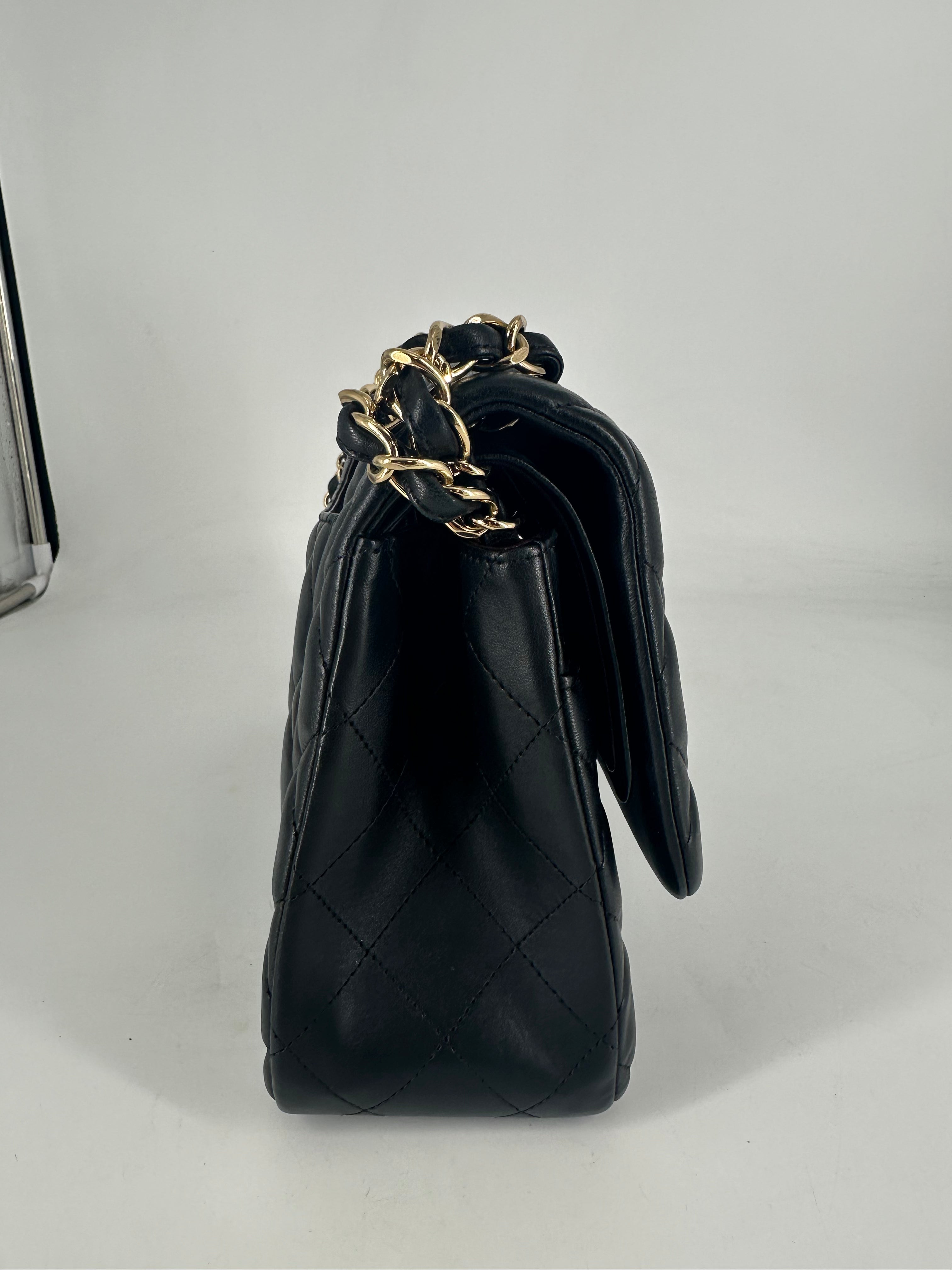 Chanel Lambskin Quilted Classic Double Flap Black (14***78) cc518
