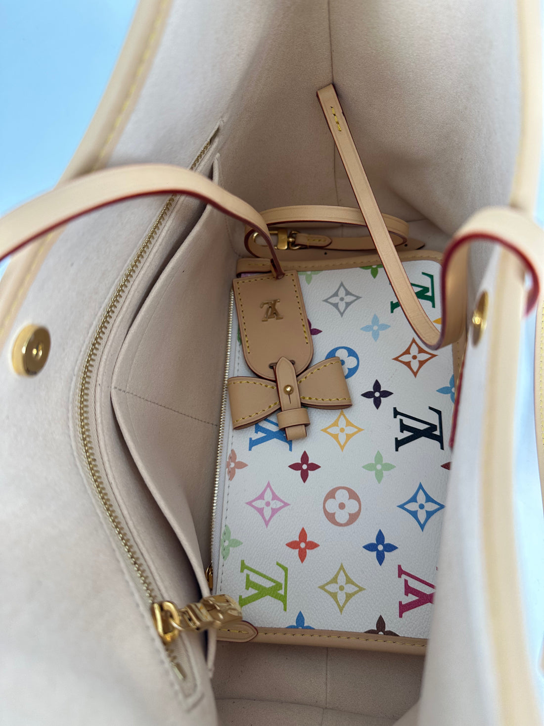 Louis Vuitton LVxTM Carryall PM Multicolor Microchipped lv977