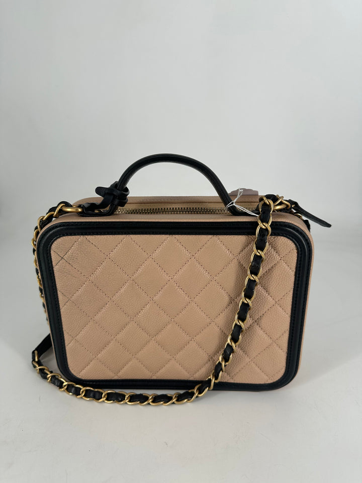 Chanel Filigree Quilted Caviar Vanity Case Cream(26***80) CC394AD