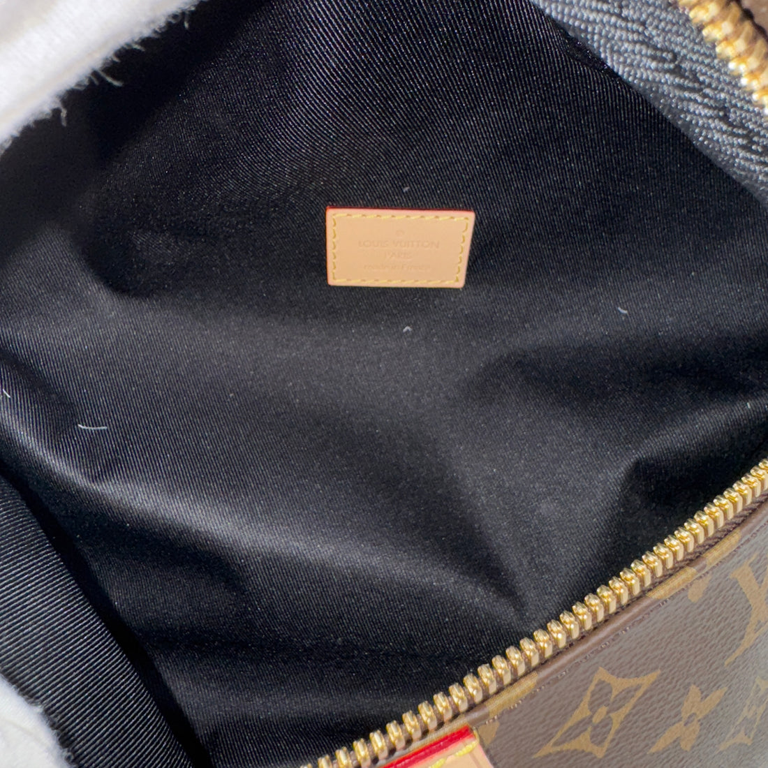 Louis Vuitton Classic Monogram Bumbag Microchipped lv647