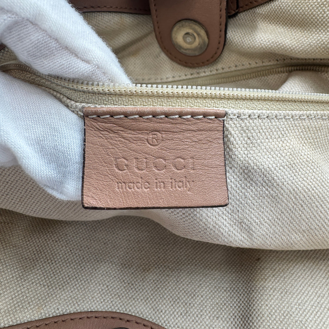 Gucci Metallic Guccissima Medium Sukey Hobo pink