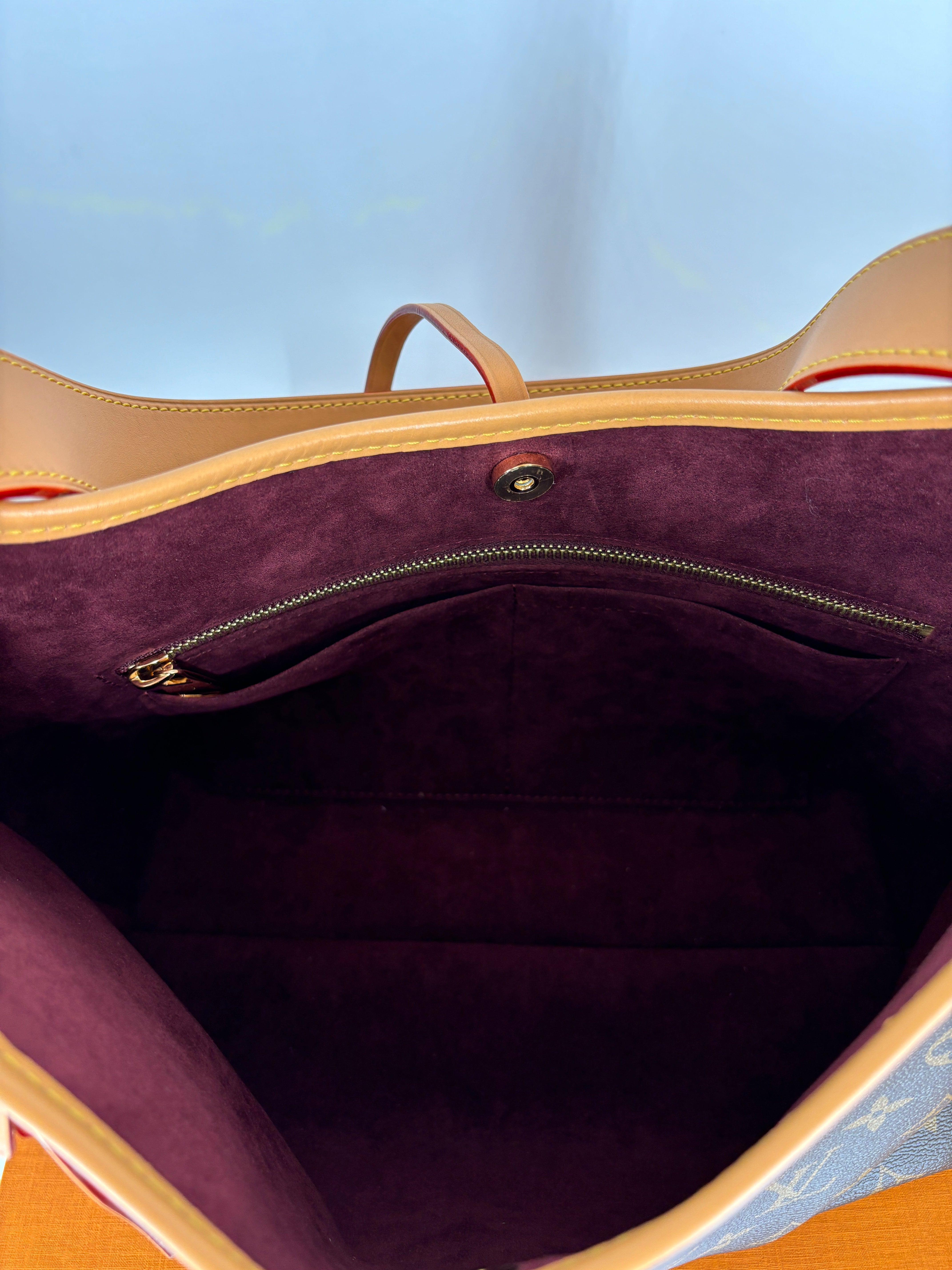 Louis Vuitton Classic Monogram Carryall PM Microchipped 2025 LV839