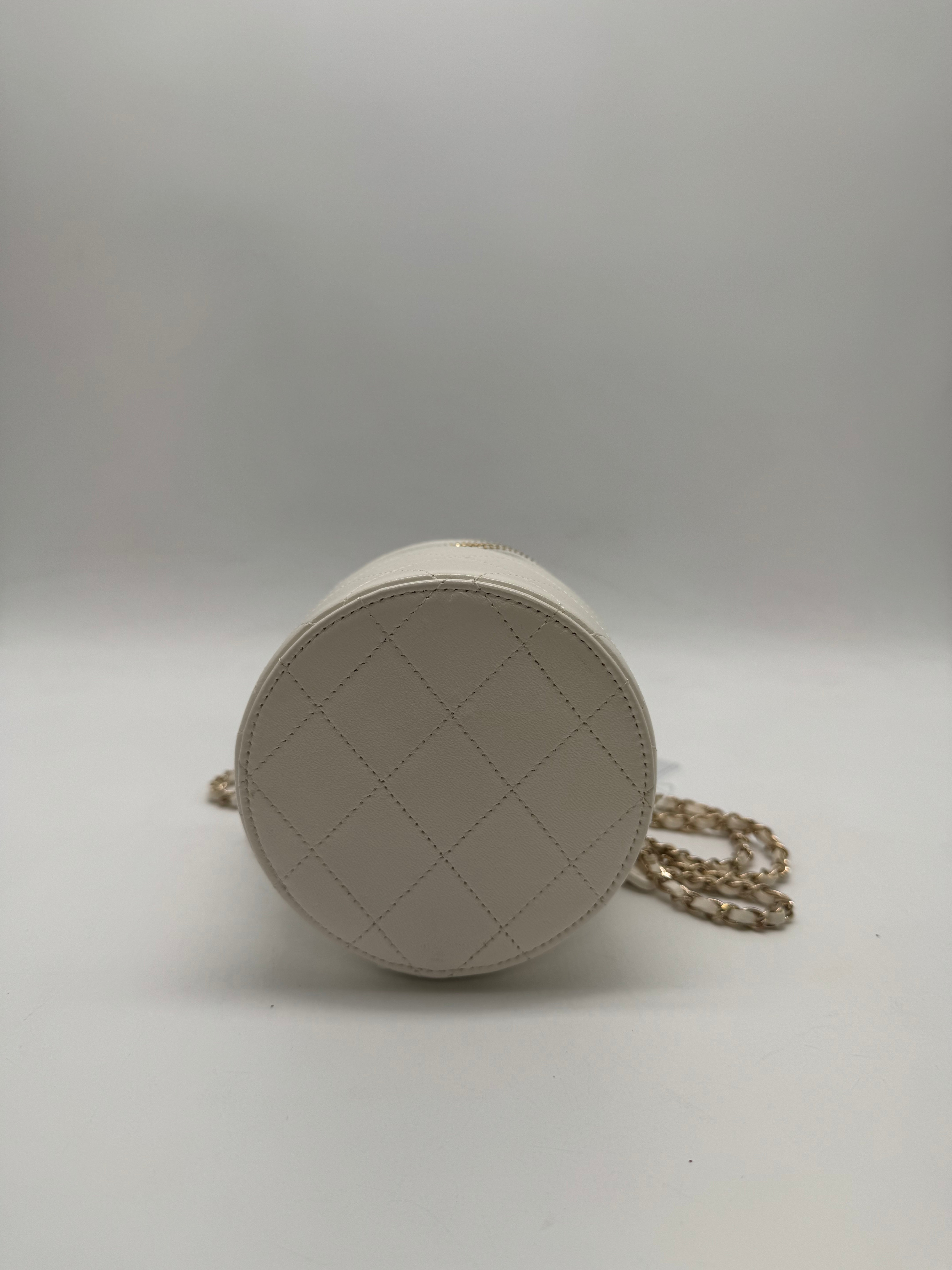 Chanel Round Crossbody Vanity White (31***05) CC506SNI