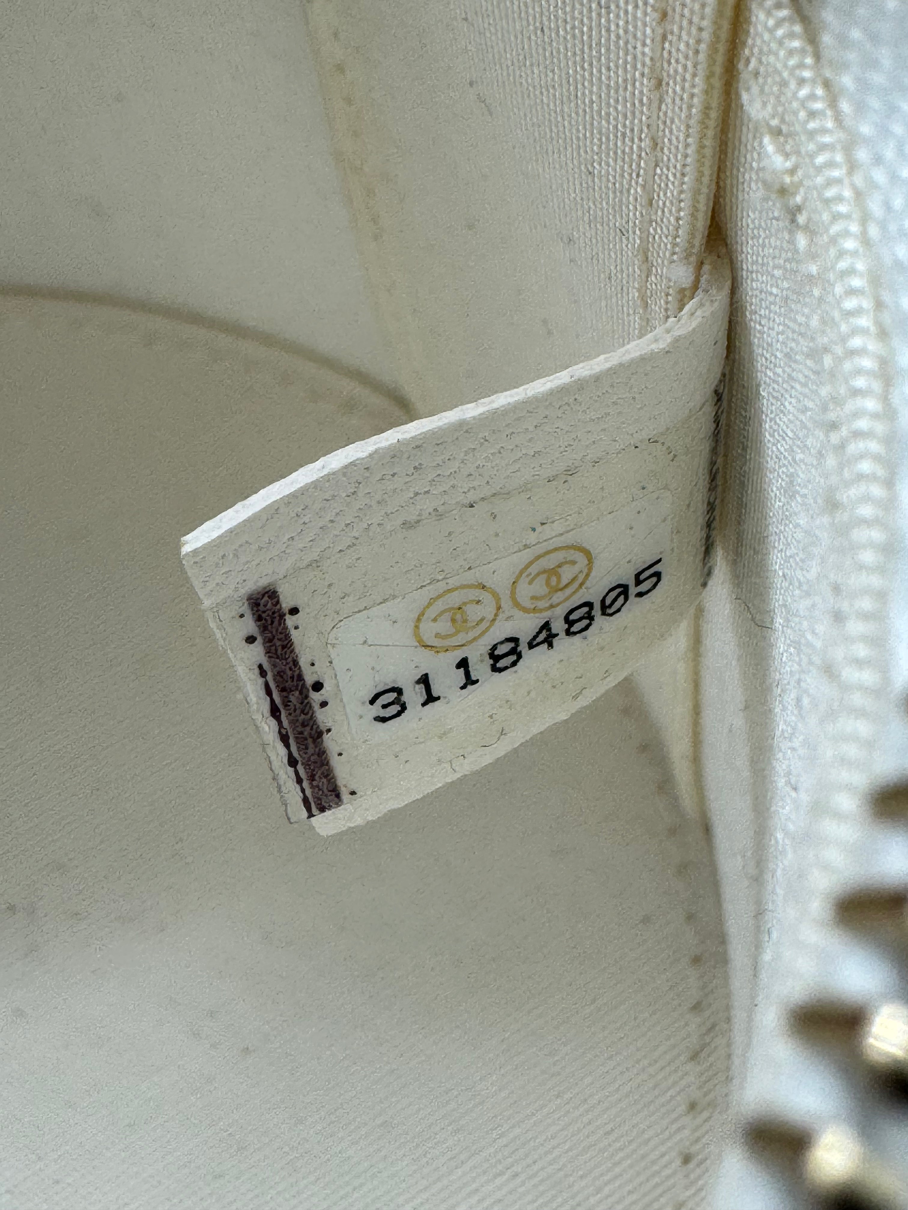 Chanel Round Crossbody Vanity White (31***05) CC506SNI