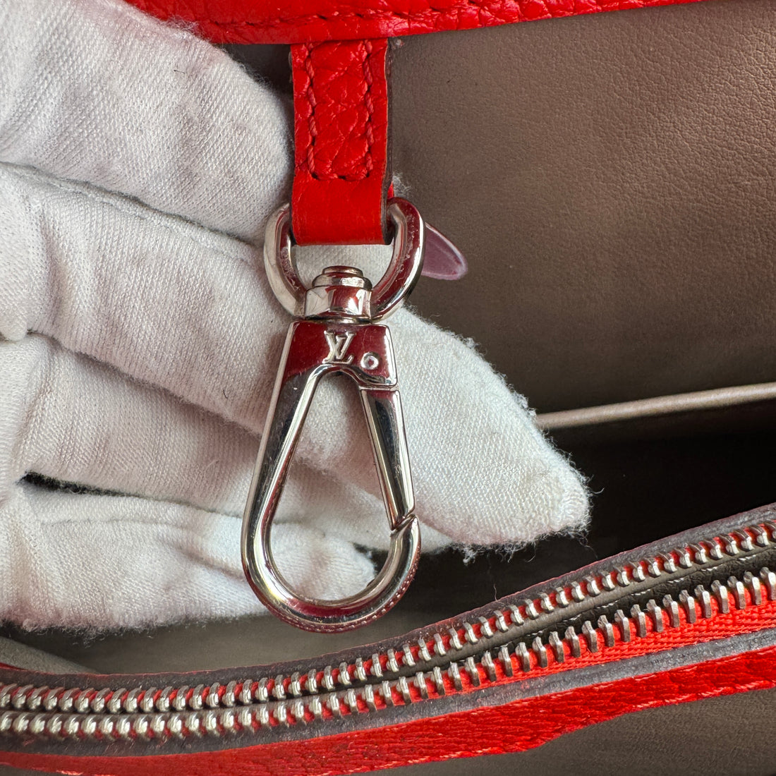 Louis Vuitton Taurillon Capucines PM Handbag red in leather
