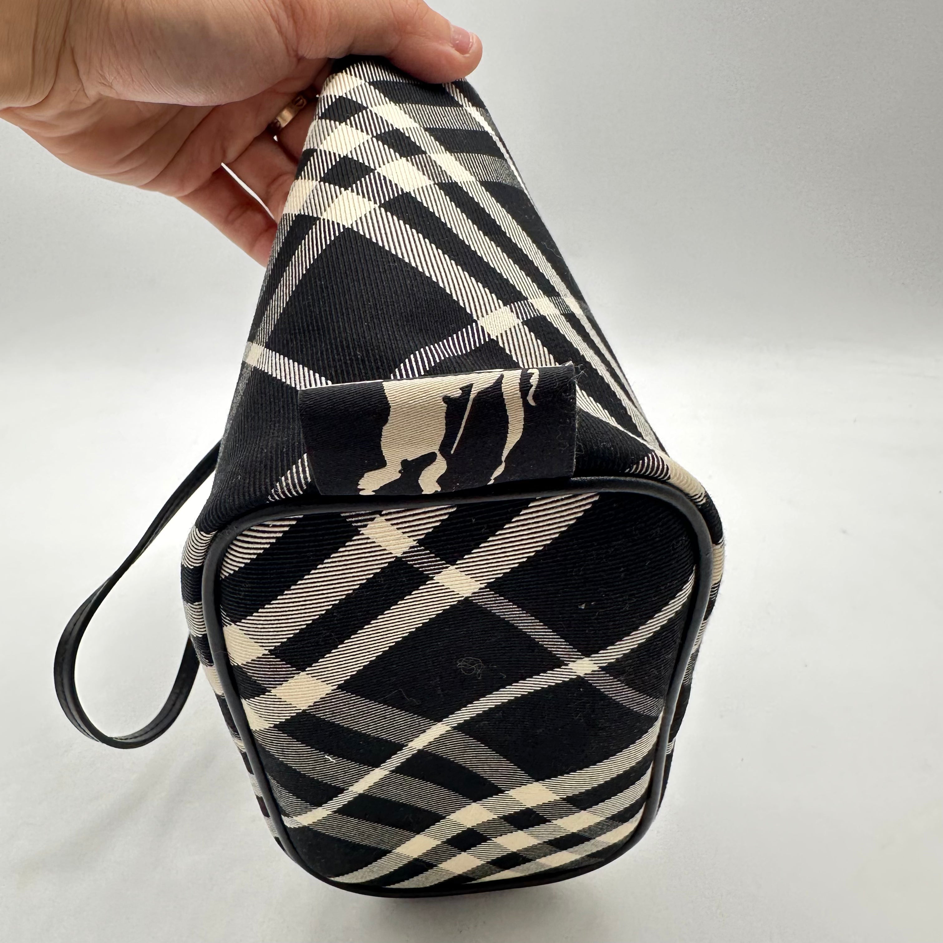 Burberry Drawstring Check Bucket Shoulder Bag Black BRBucketB