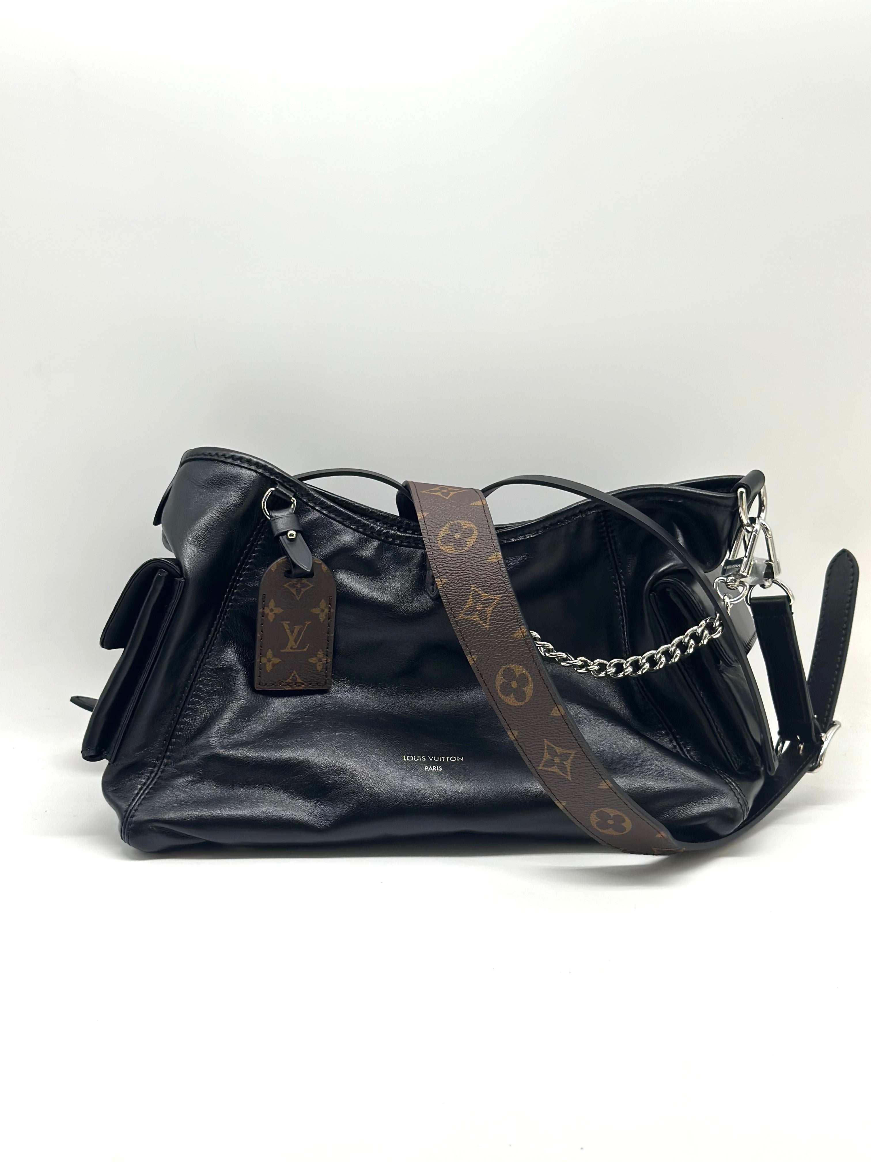 Louis Vuitton Classic Monogram Carryall PM Microchipped 2025 CARGO VIBE LV1068