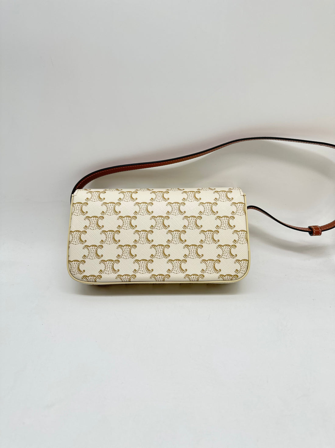 celine teen triomphe shoulder bag pvc white CE90