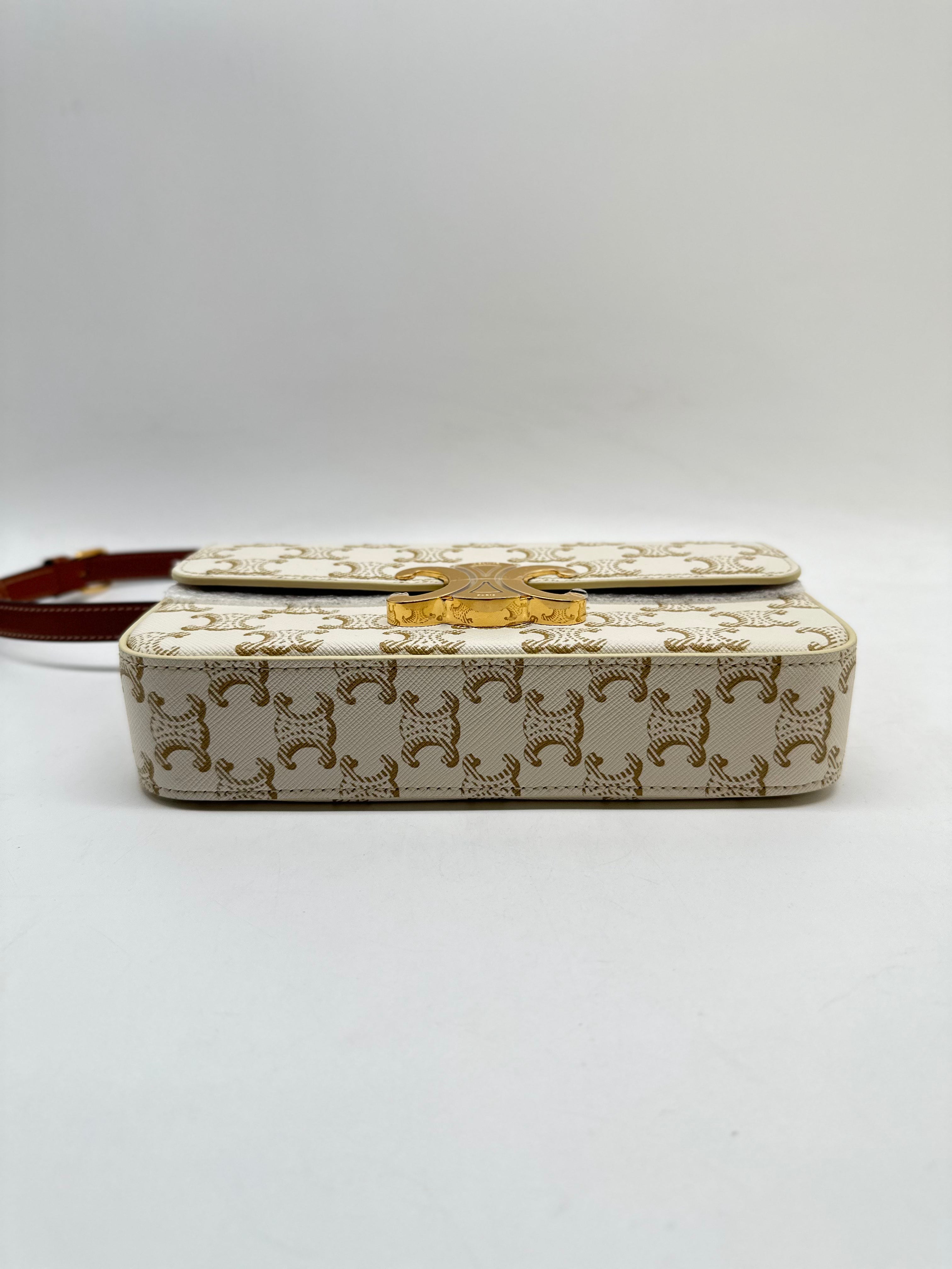 celine teen triomphe shoulder bag pvc white CE90