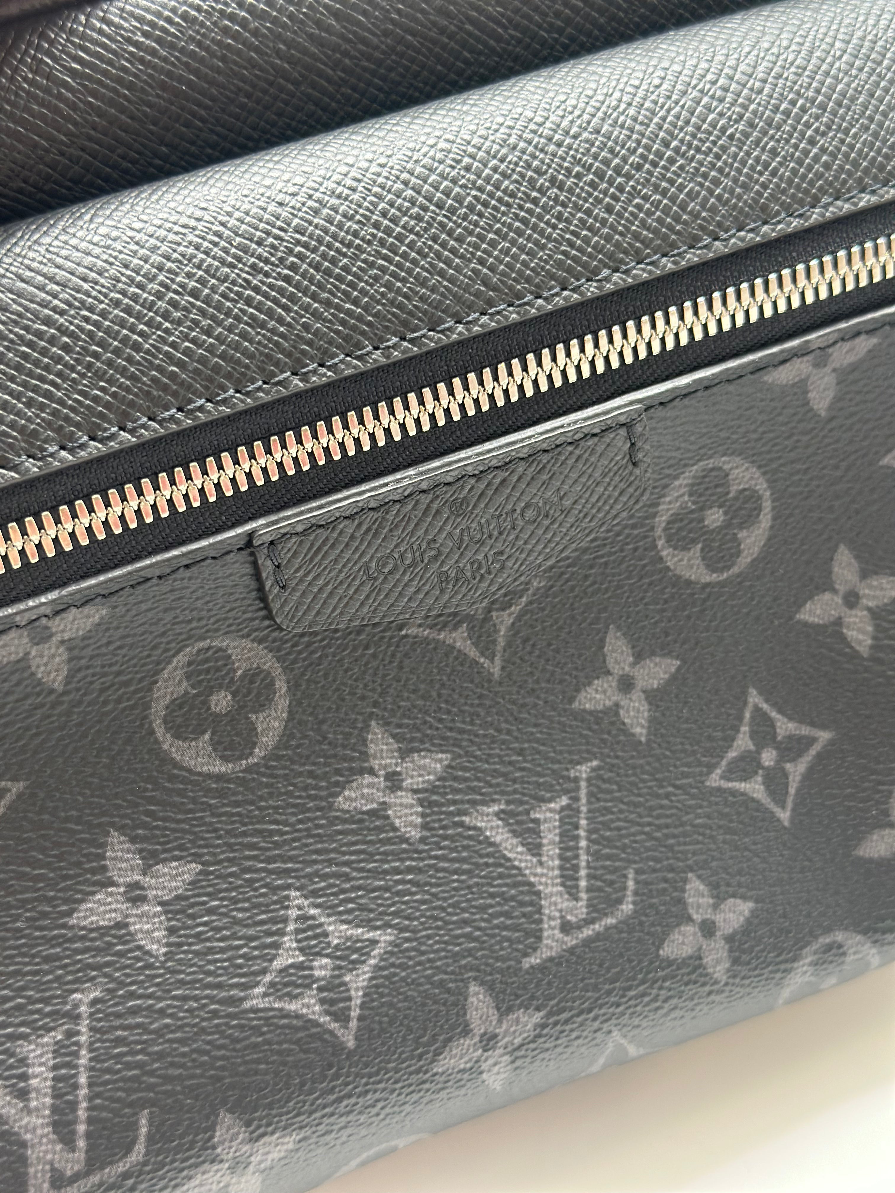 Louis Vuitton Monogram Outdoor Messenger Shoulder Bag LV1082