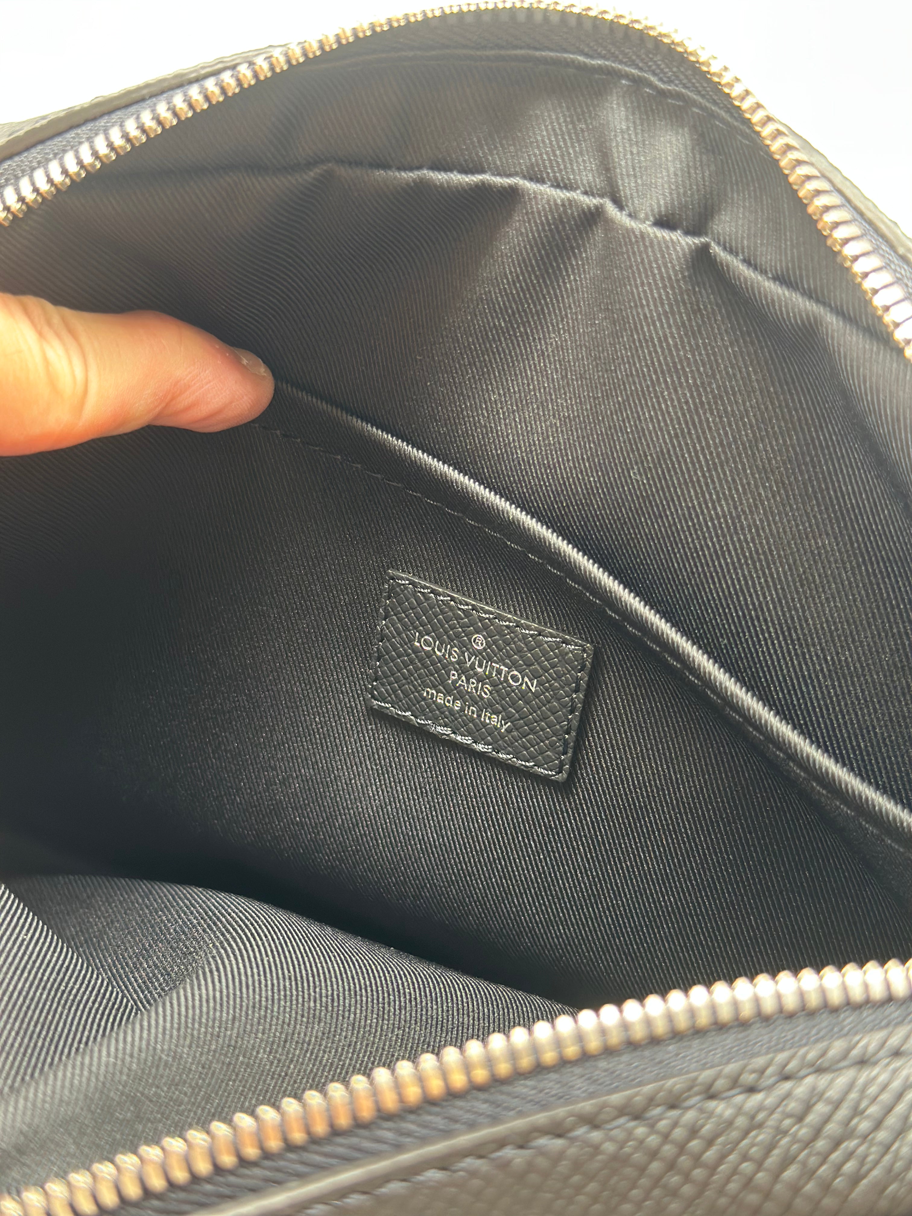 Louis Vuitton Monogram Outdoor Messenger Shoulder Bag LV1082