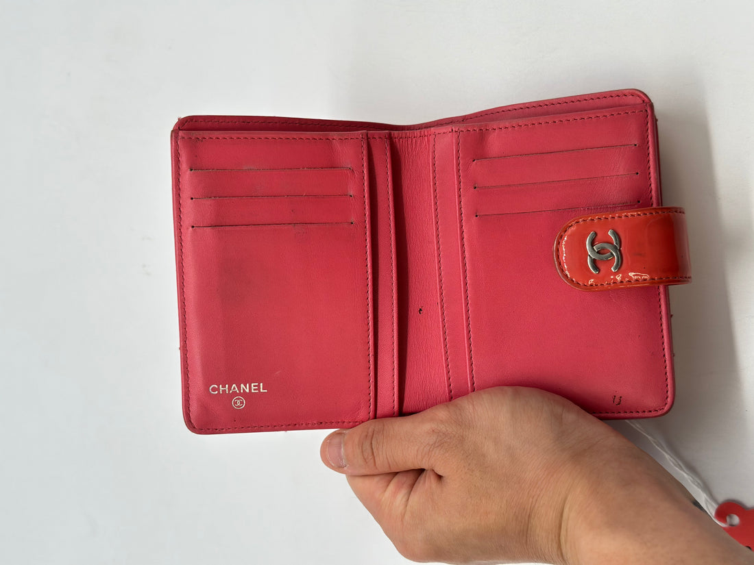 Chanel Patent CC Wallet Bifold Pink (17***61) cc386