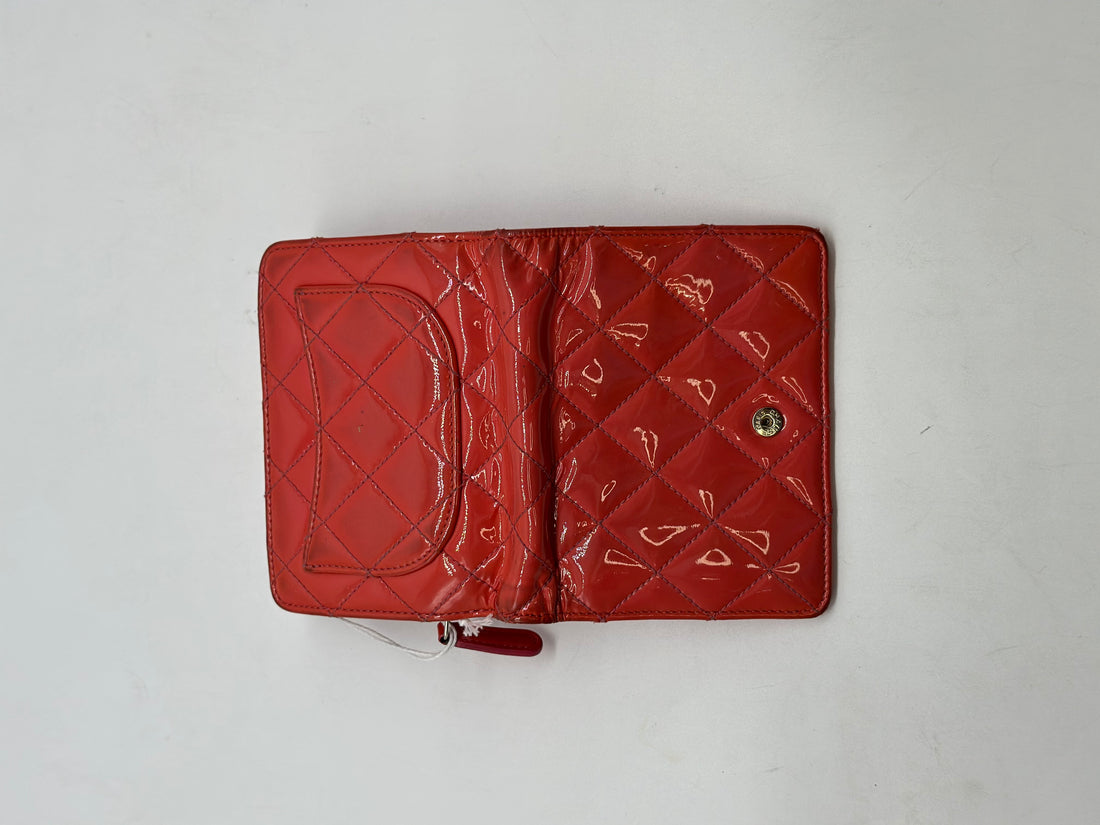 Chanel Patent CC Wallet Bifold Pink (17***61) cc386