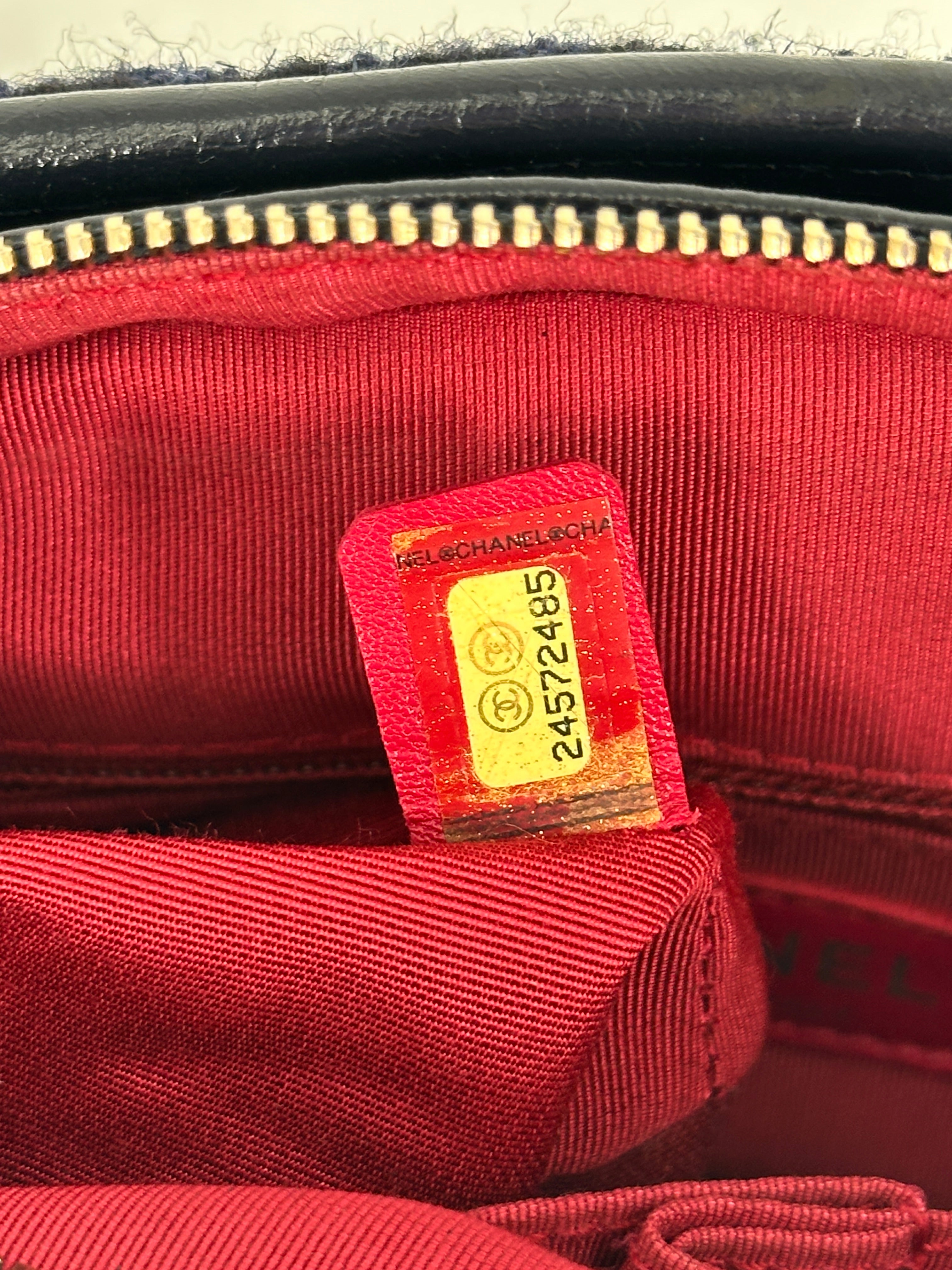 Chanel Tweed Calfskin Quilted Medium Gabrielle Hobo Black Blue