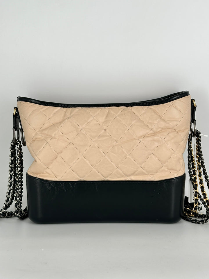 Chanel Calfskin Quilted Medium Gabrielle Hobo Black Beige （25***154）