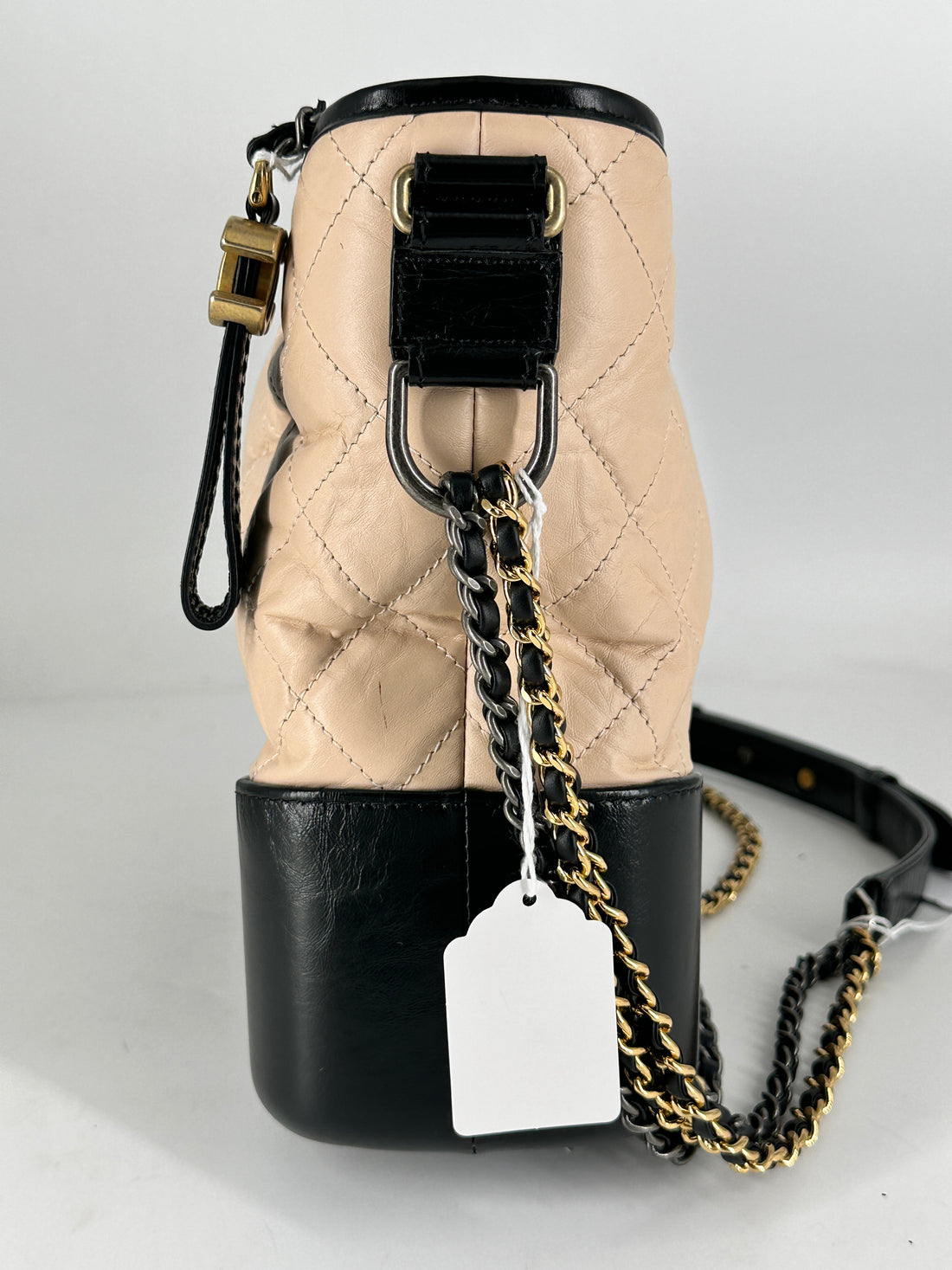 Chanel Calfskin Quilted Medium Gabrielle Hobo Black Beige （25***154）