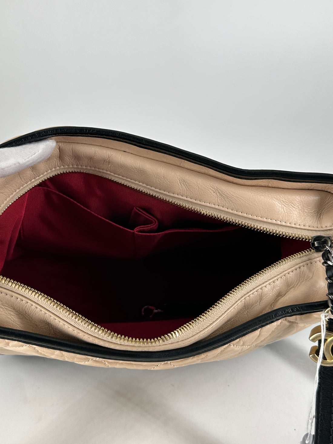 Chanel Calfskin Quilted Medium Gabrielle Hobo Black Beige （25***154）