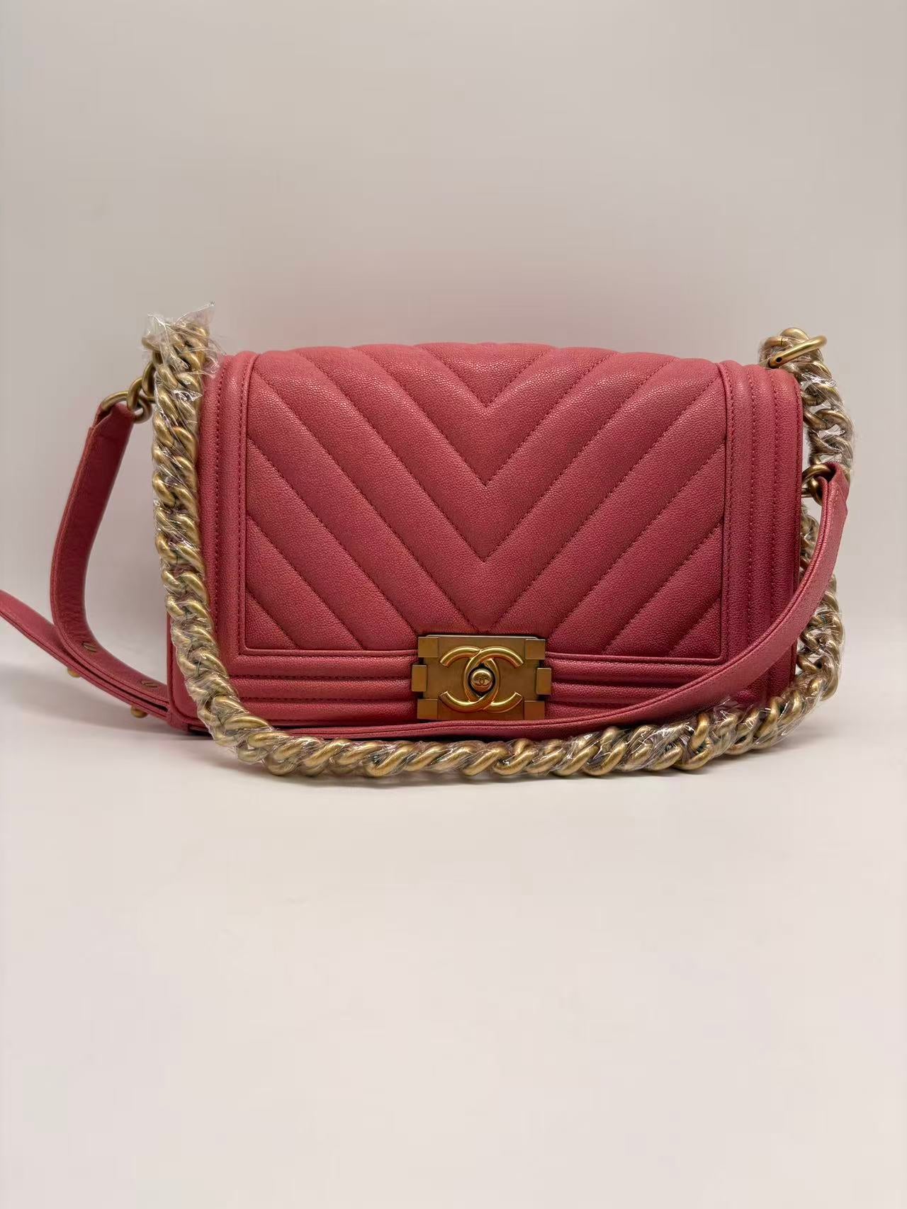 Chanel Chevron Boy Bag Medium Pink (26***41) CC785