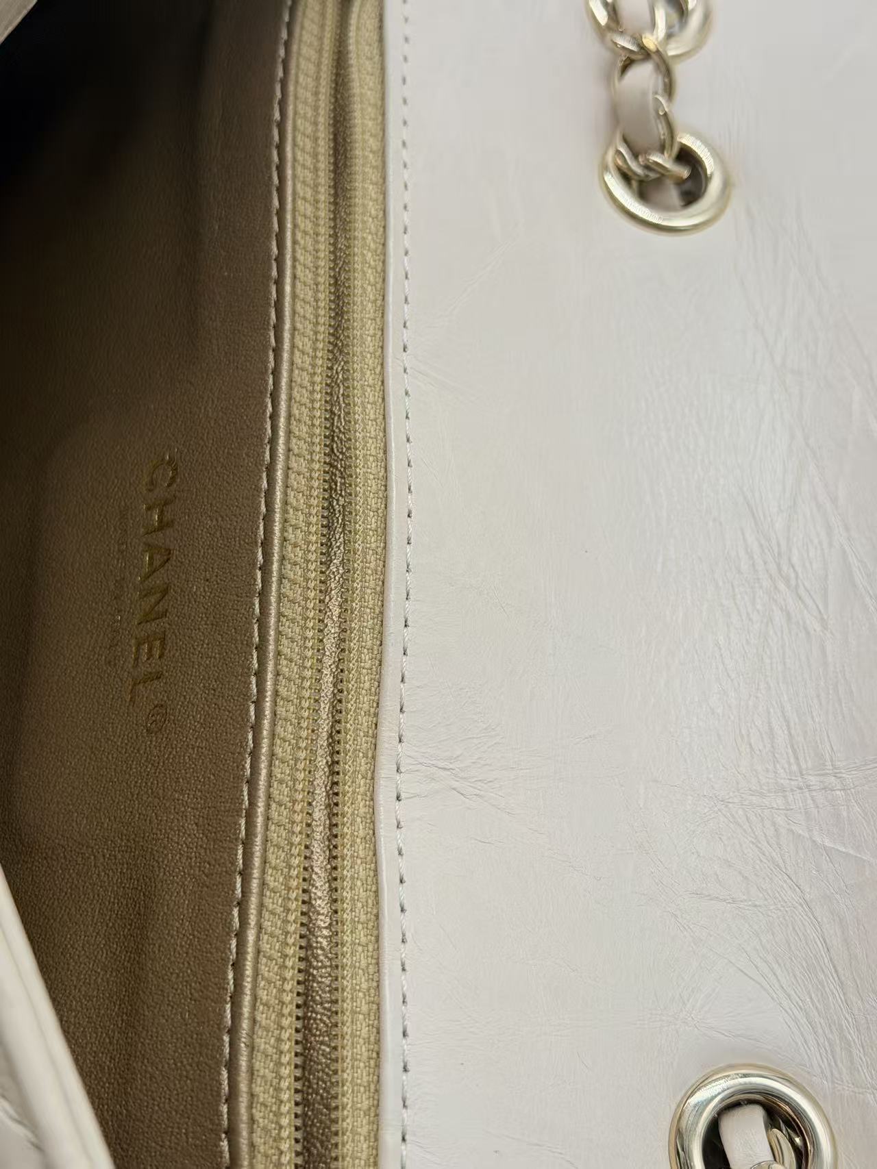 Chanel Chevron Crinkled Calfskin Messenger White CC579