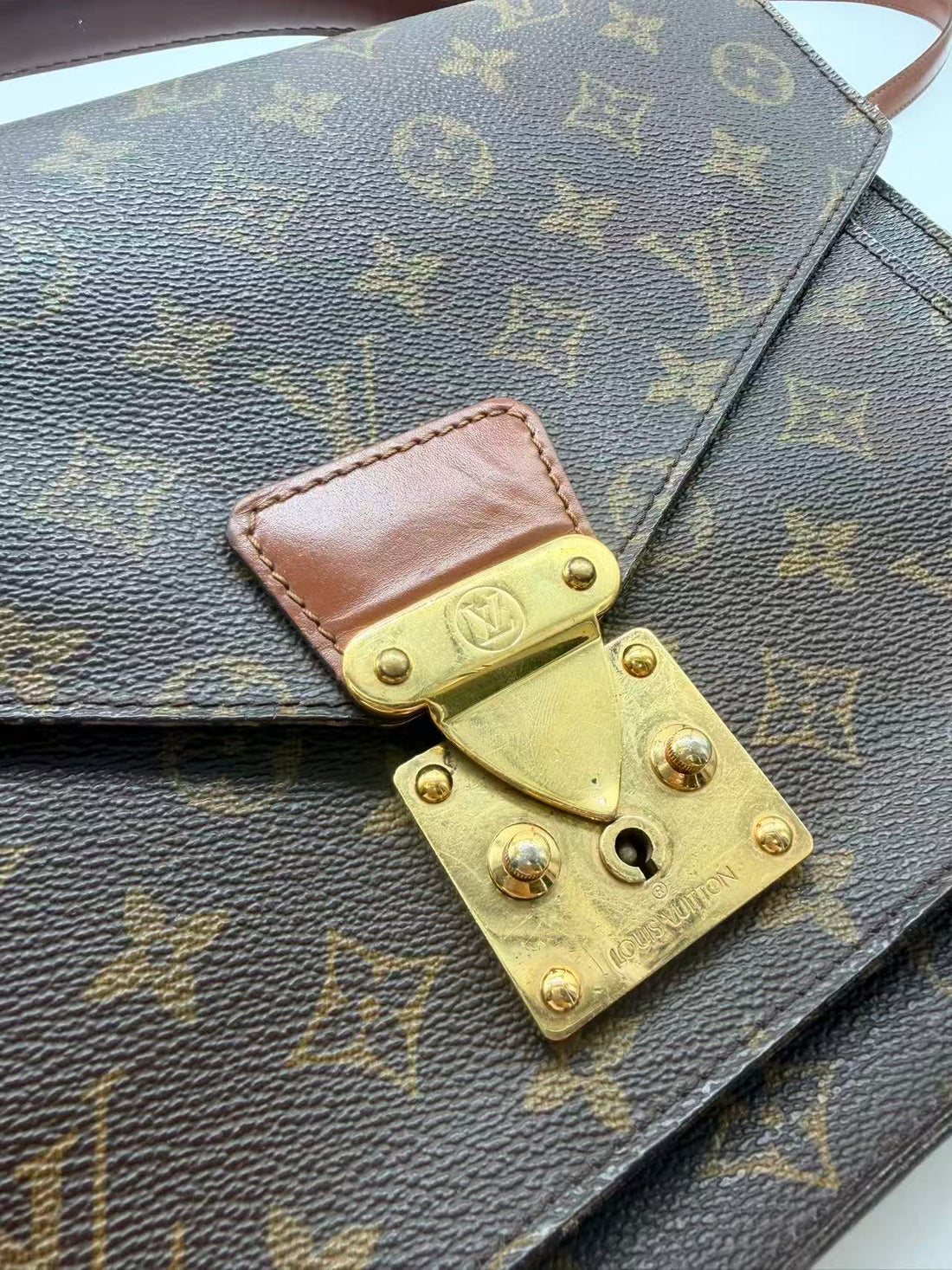 Louis Vuitton Monogram Concorde Hand Bag lv1278