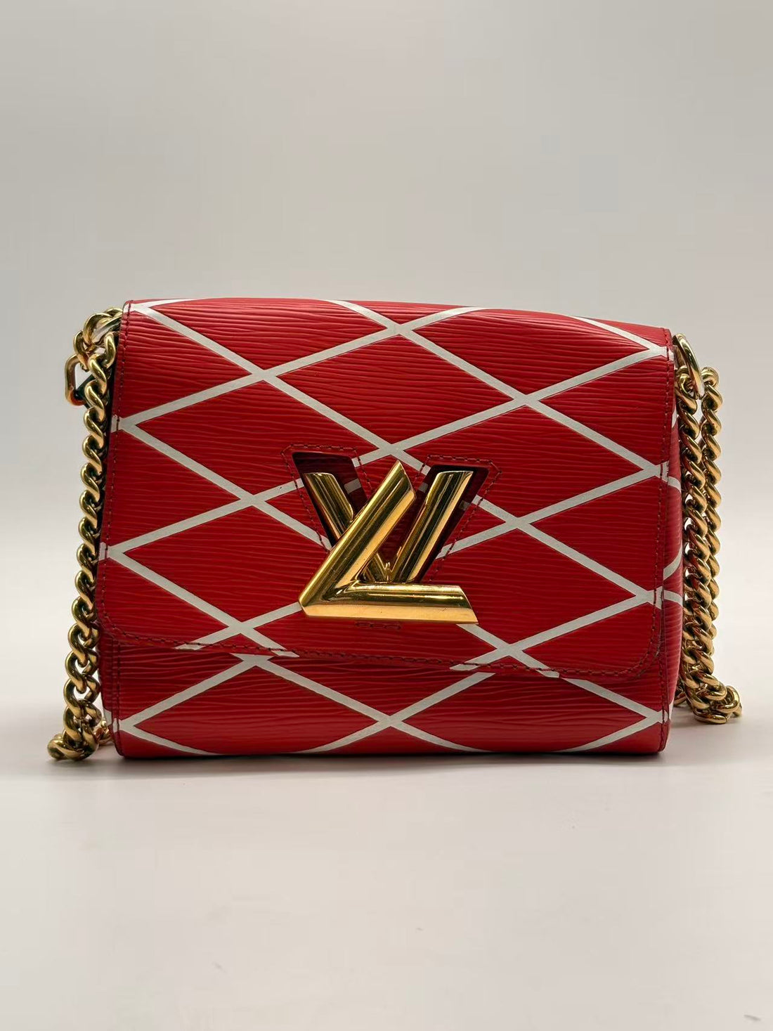 Louis Vuitton Twist Epi Malletage Shoulder Bag Red LV1313NA
