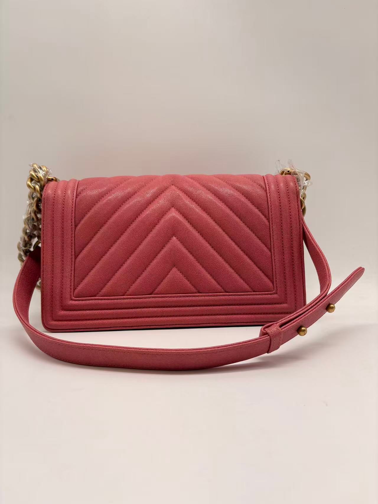 Chanel Chevron Boy Bag Medium Pink (26***41) CC785